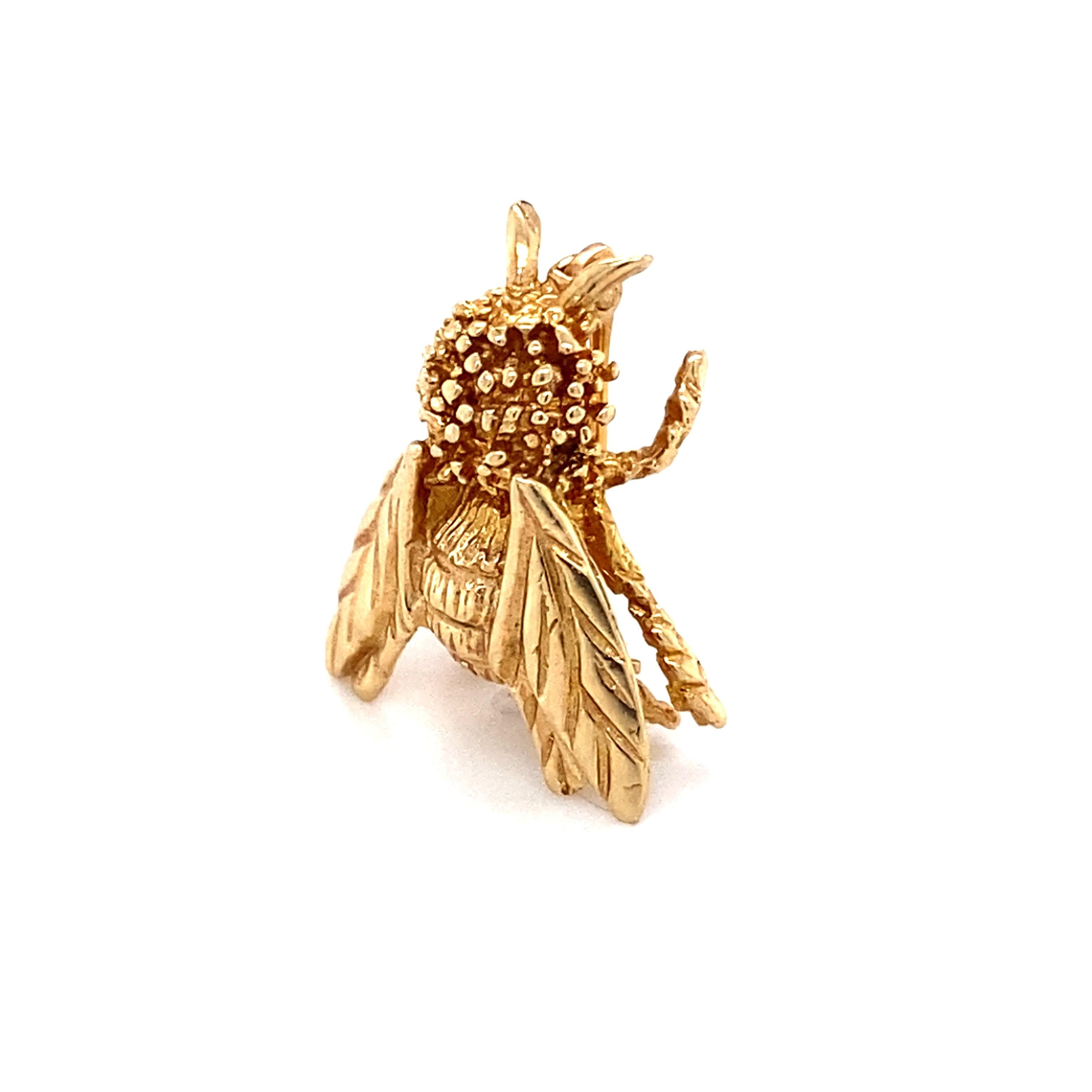 Alfiler broche de abeja de los años 70 en oro amarillo de 14 quilates en Excelente Estado en Hicksville, NY