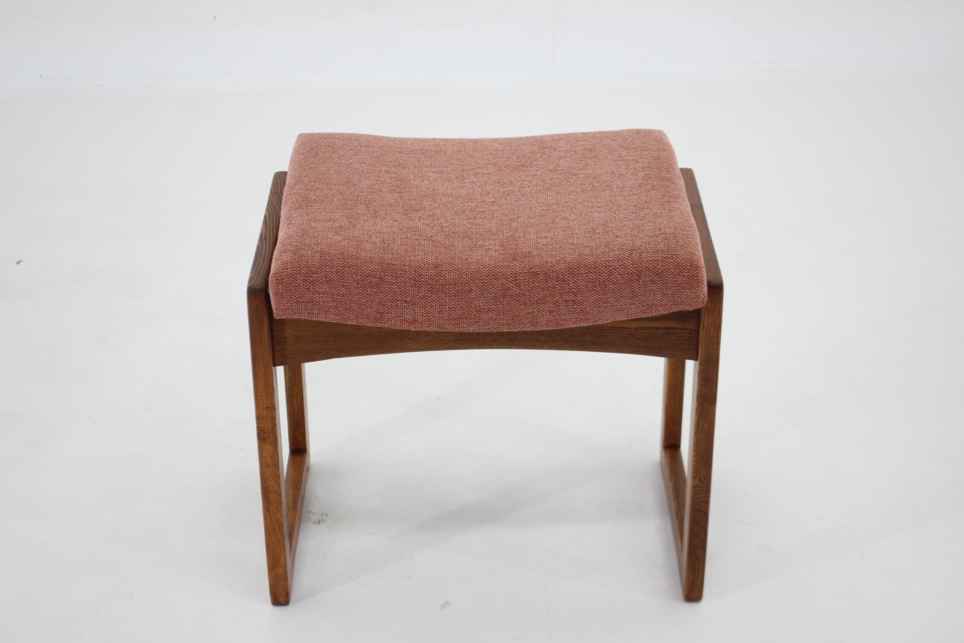 1970s Beech and Fabric Stool or Tabouret, Czechoslovakia In Good Condition In Praha, CZ