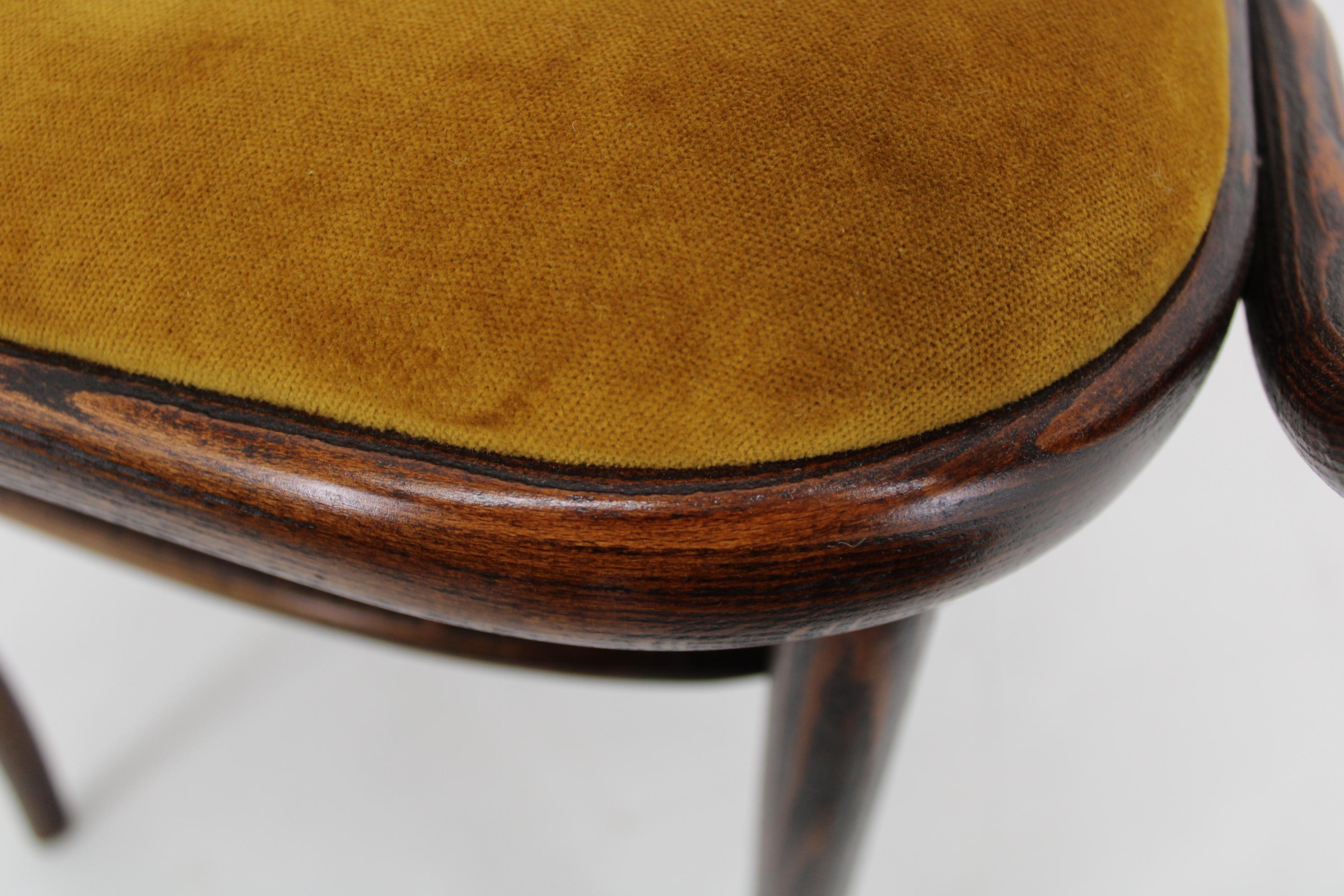 1970s Beech Bentwood Chair by Ton, Czechoslovakia 5