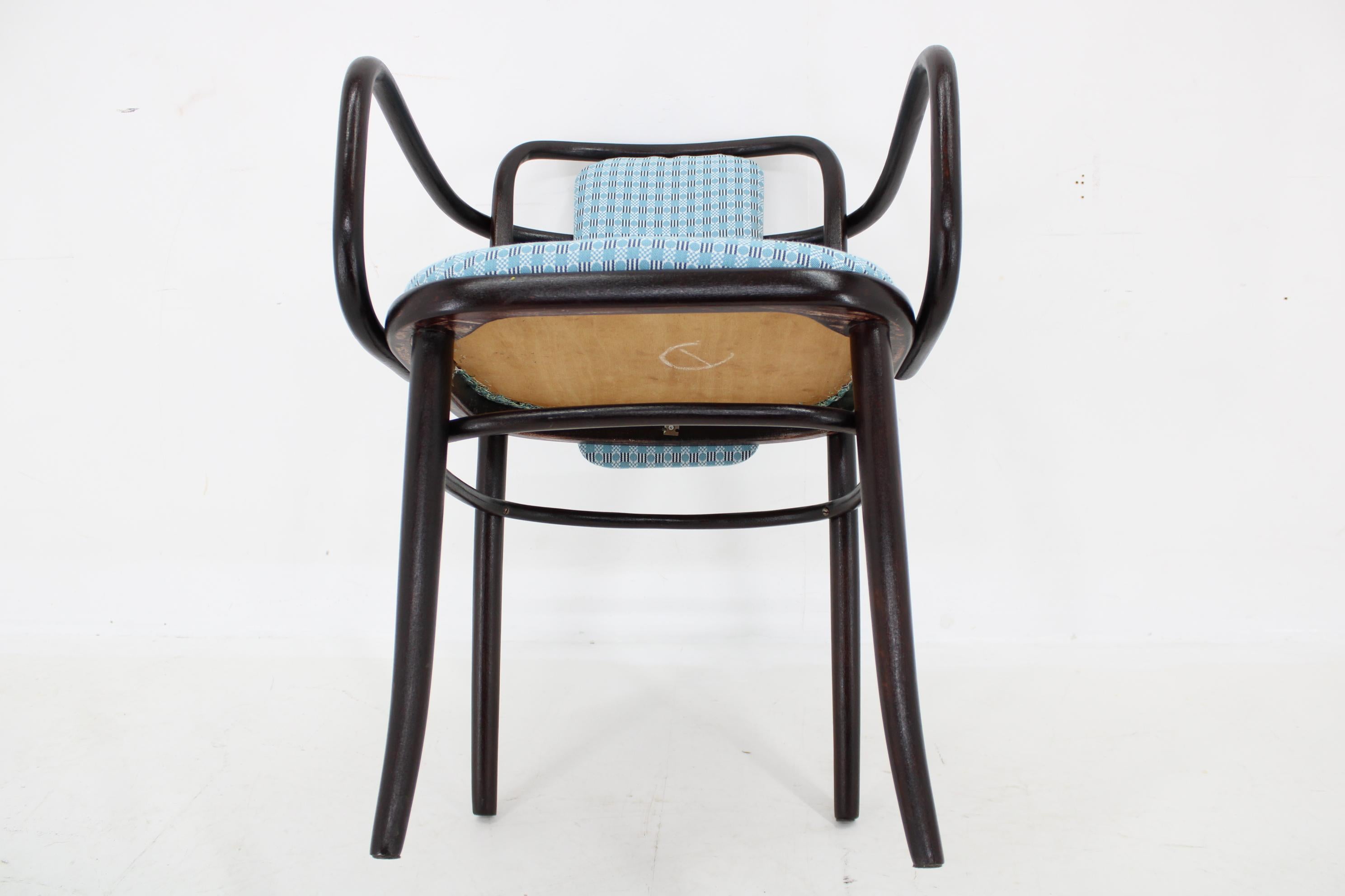 1970s Beech Bentwood Chair by Ton, Czechoslovakia For Sale 5