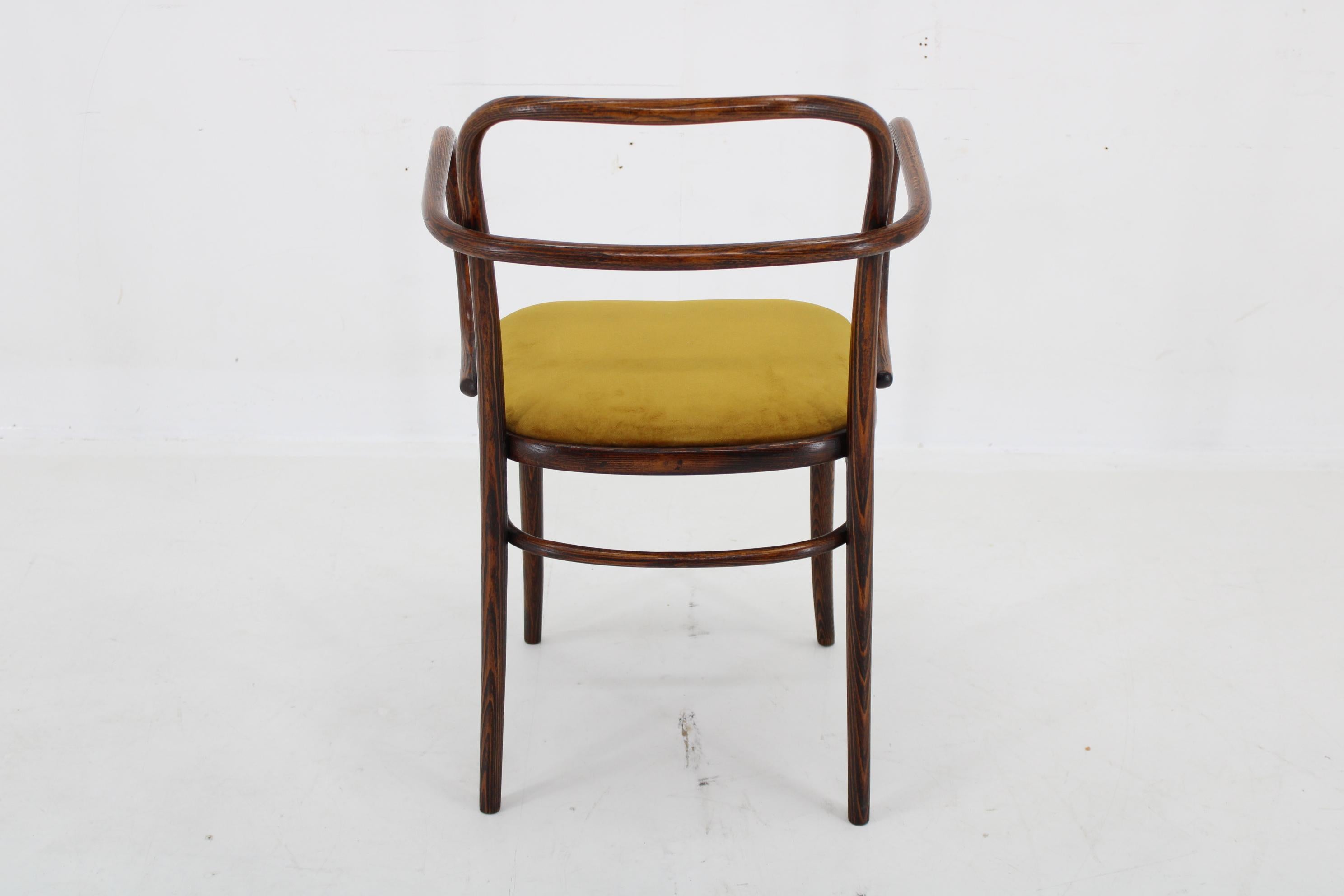 1970s Beech Bentwood Chair by Ton, Czechoslovakia  For Sale 1