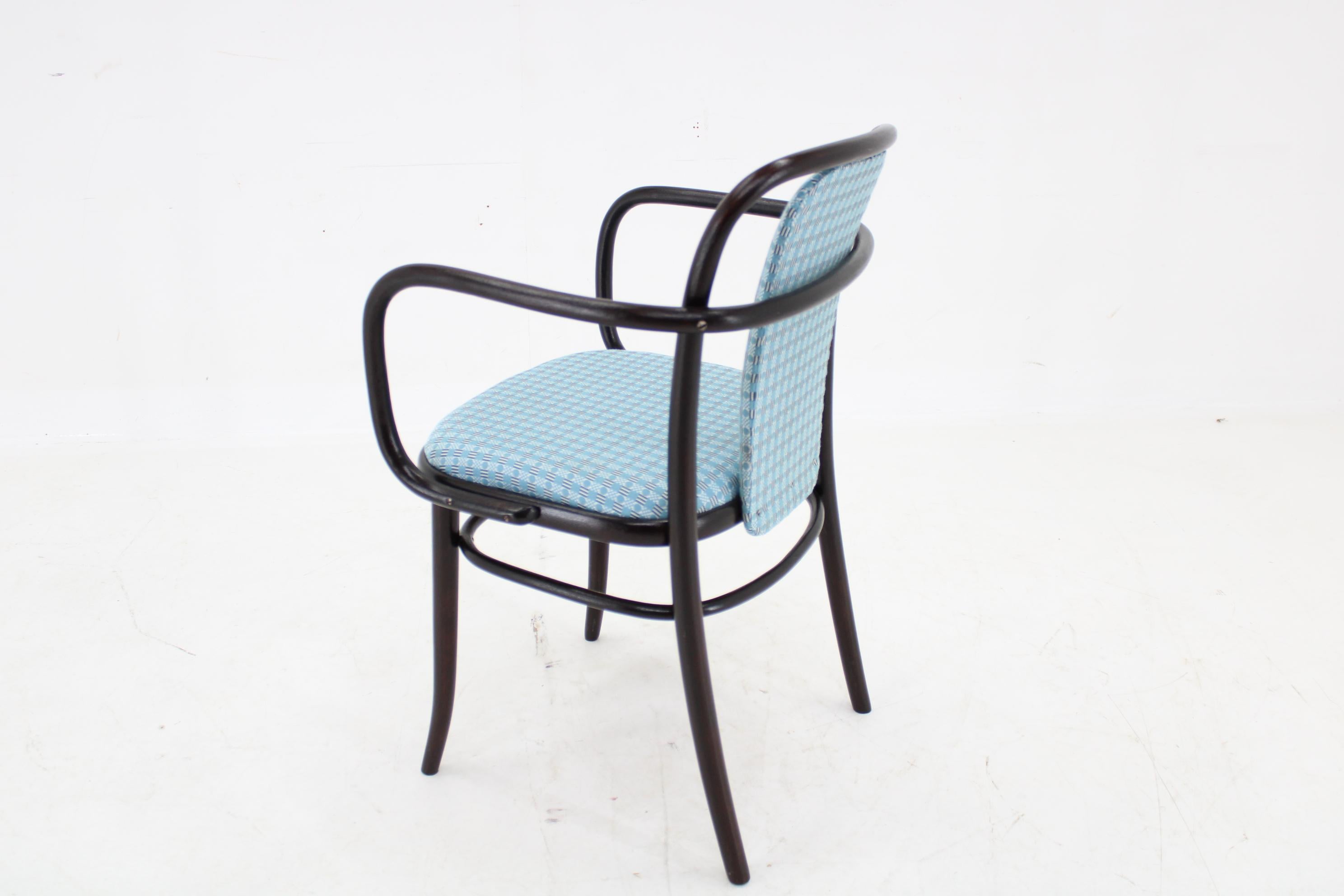 1970s Beech Bentwood Chair by Ton, Czechoslovakia For Sale 1