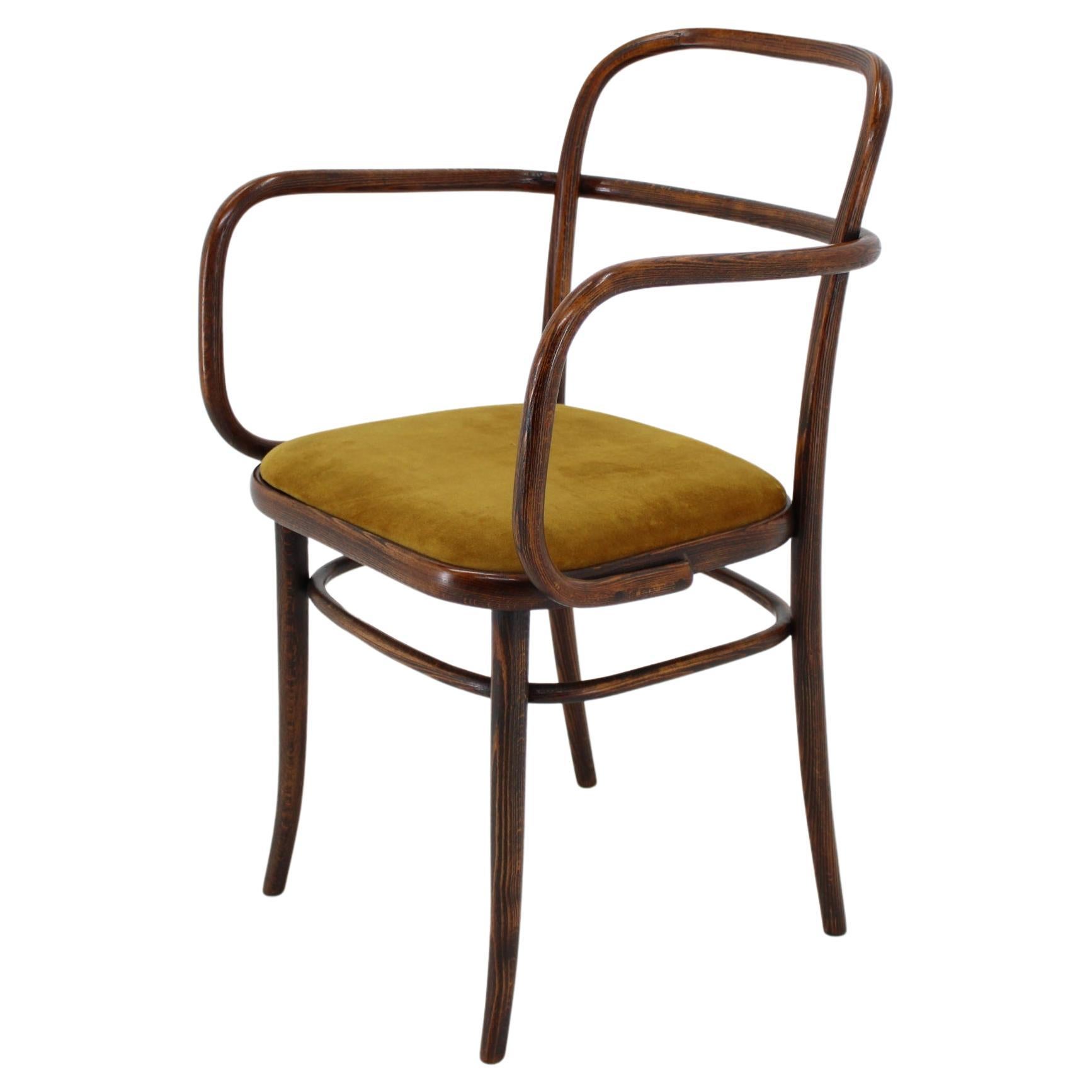 1970s Beech Bentwood Chair by Ton, Czechoslovakia 