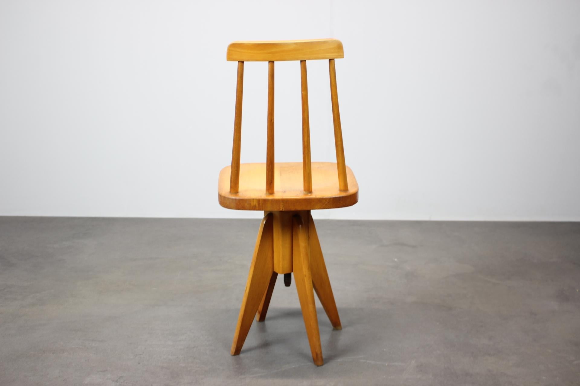 Fine XX secolo 1970s  Sedia in Beeche con altezza regolabile, Cecoslovacchia in vendita