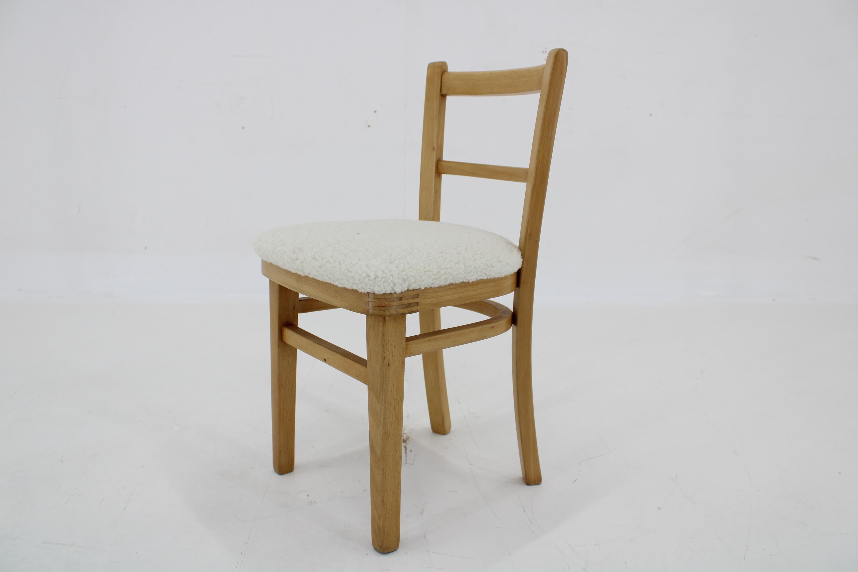 1970s Beech Children Chair, Restored In Good Condition For Sale In Praha, CZ