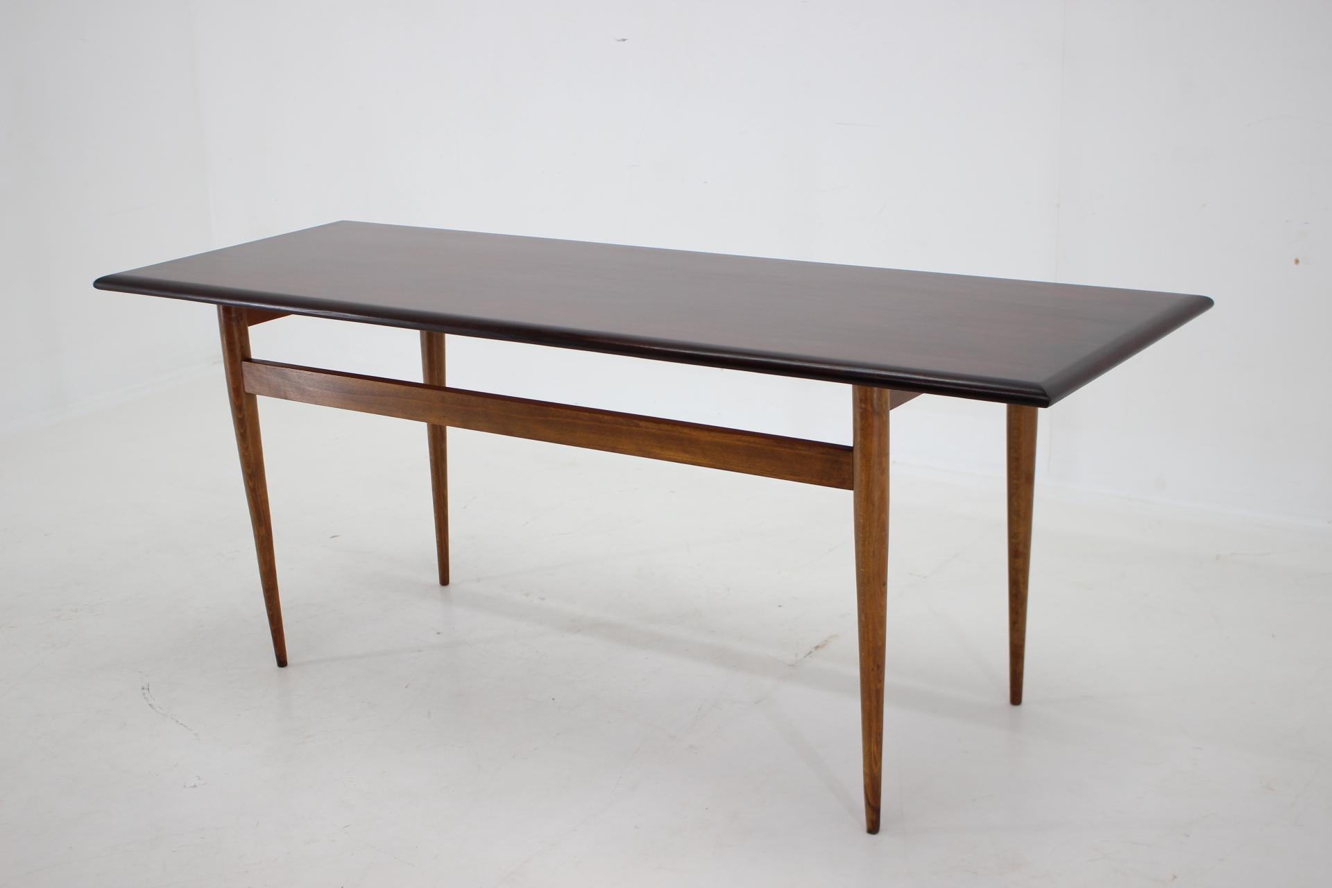 Mid-Century Modern Table basse en hêtre des années 1970 par Drevotvar, Tchécoslovaquie en vente