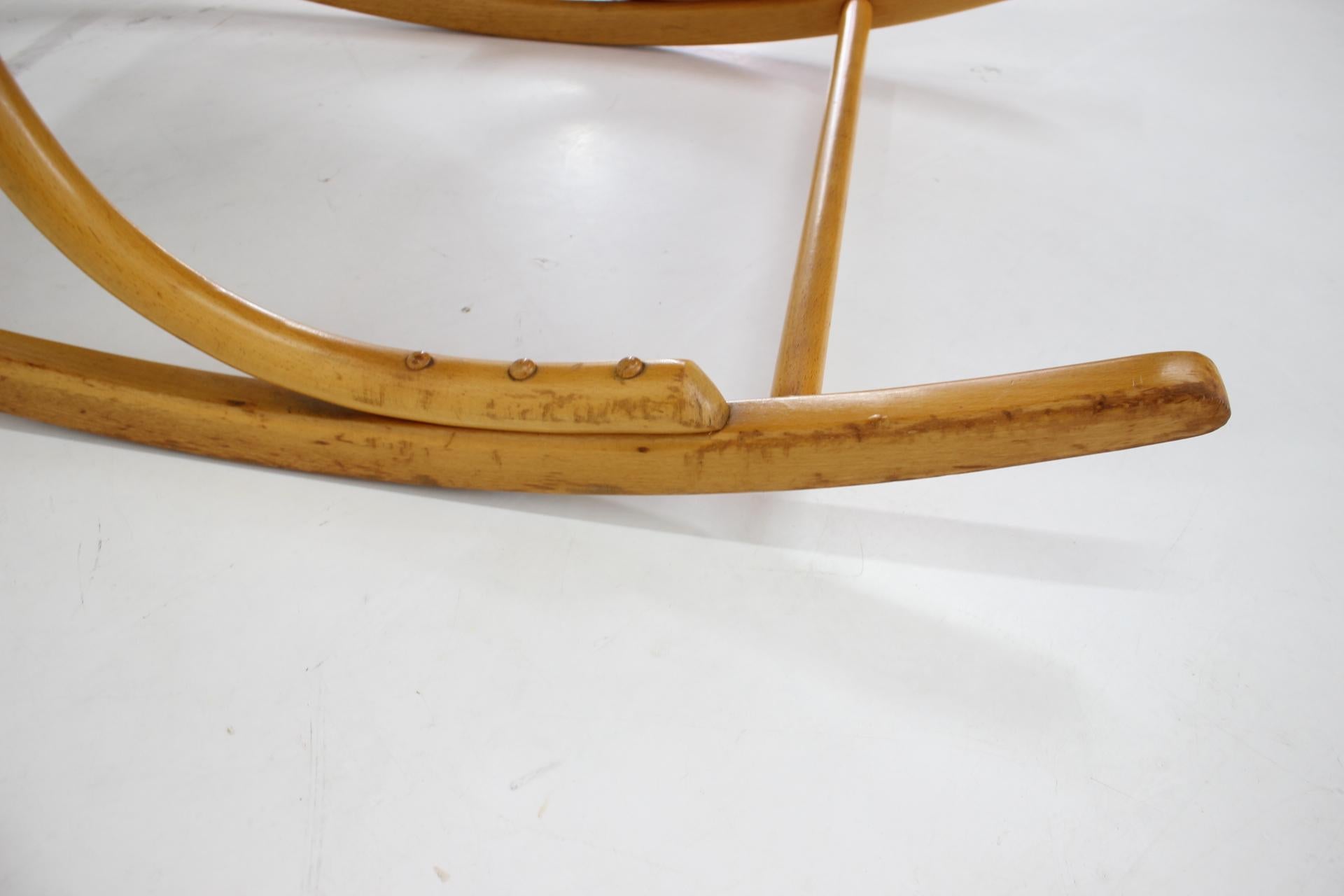 1970s, Beech Rocking Chair by Ton, Czechoslovakia For Sale 4