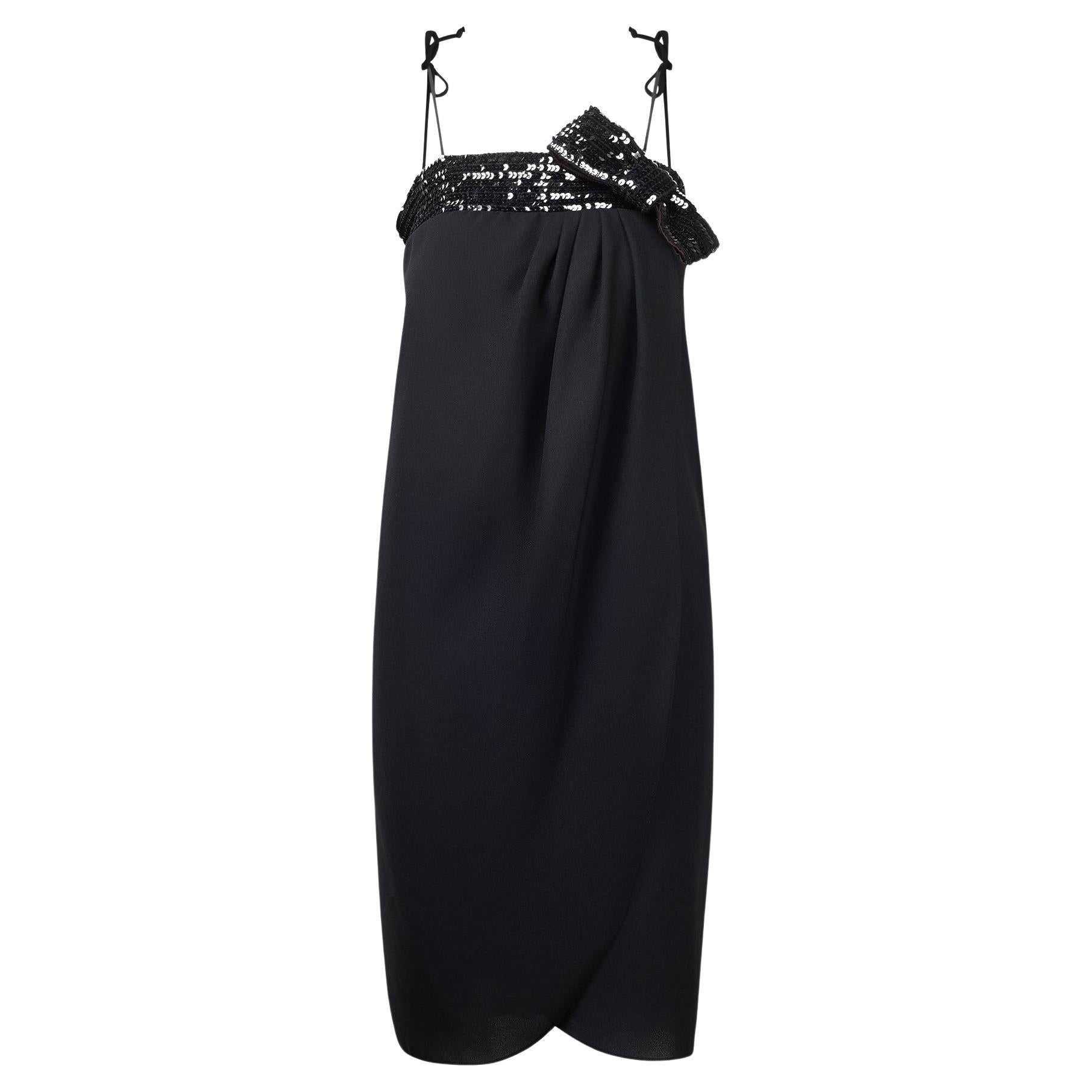 What is a column dress?