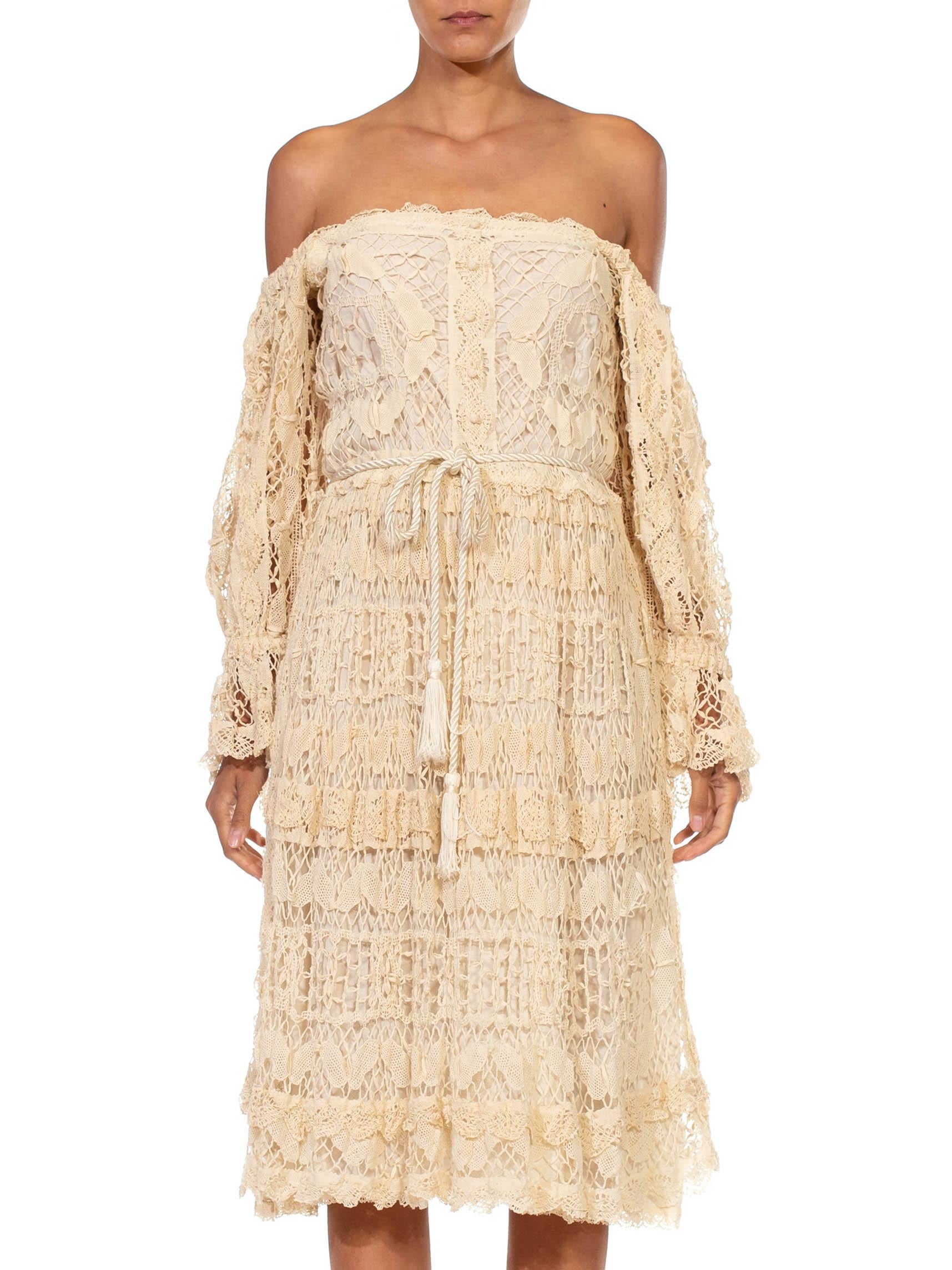1970S Beige Hand Made Cotton Lace Dress With Cold Shoulder Sleeves In Good Condition For Sale In New York, NY