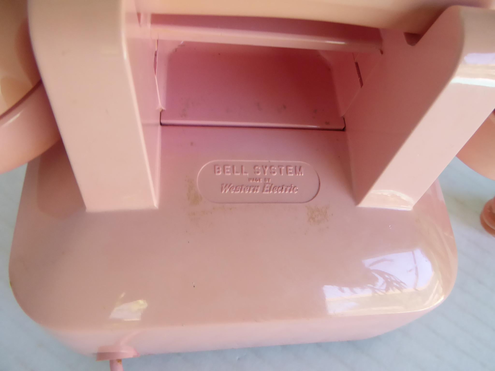 1970s Bell System by Western Electric Barbie Rosa Escritorio Teléfono Rotativo EE.UU. Estadounidense en venta