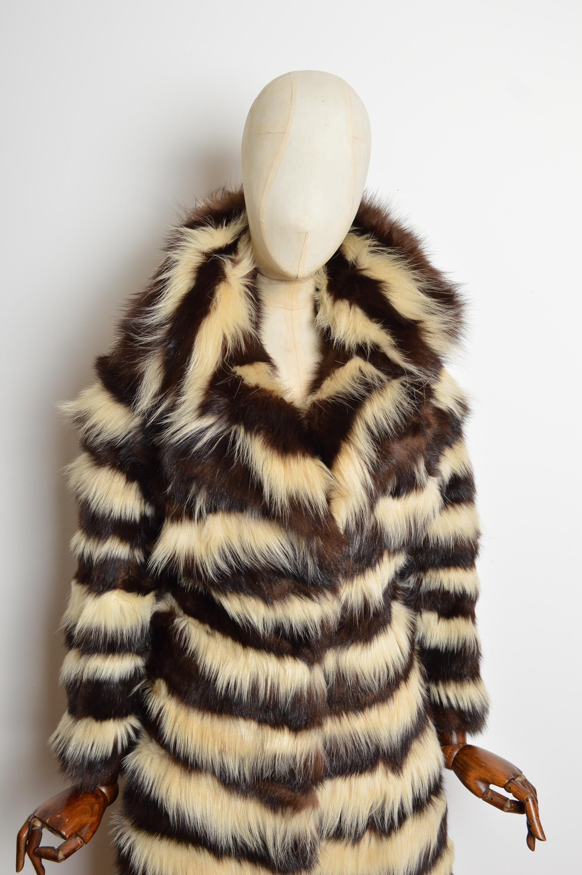 1970's BEN KAHN Abrigo largo a rayas marrón blanco - Chaqueta de piel auténtica en venta 2