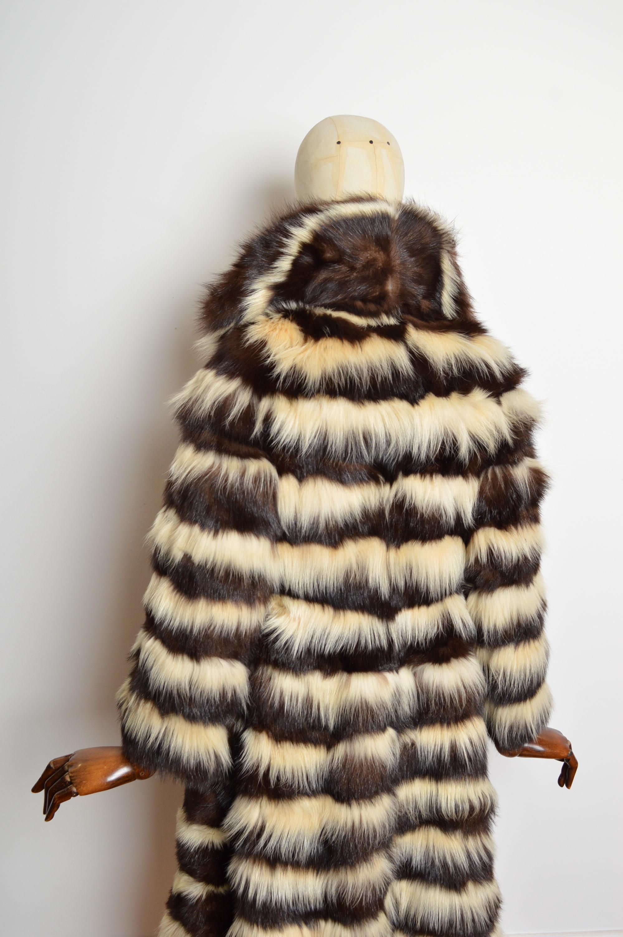 1970's BEN KAHN Abrigo largo a rayas marrón blanco - Chaqueta de piel auténtica en venta 4