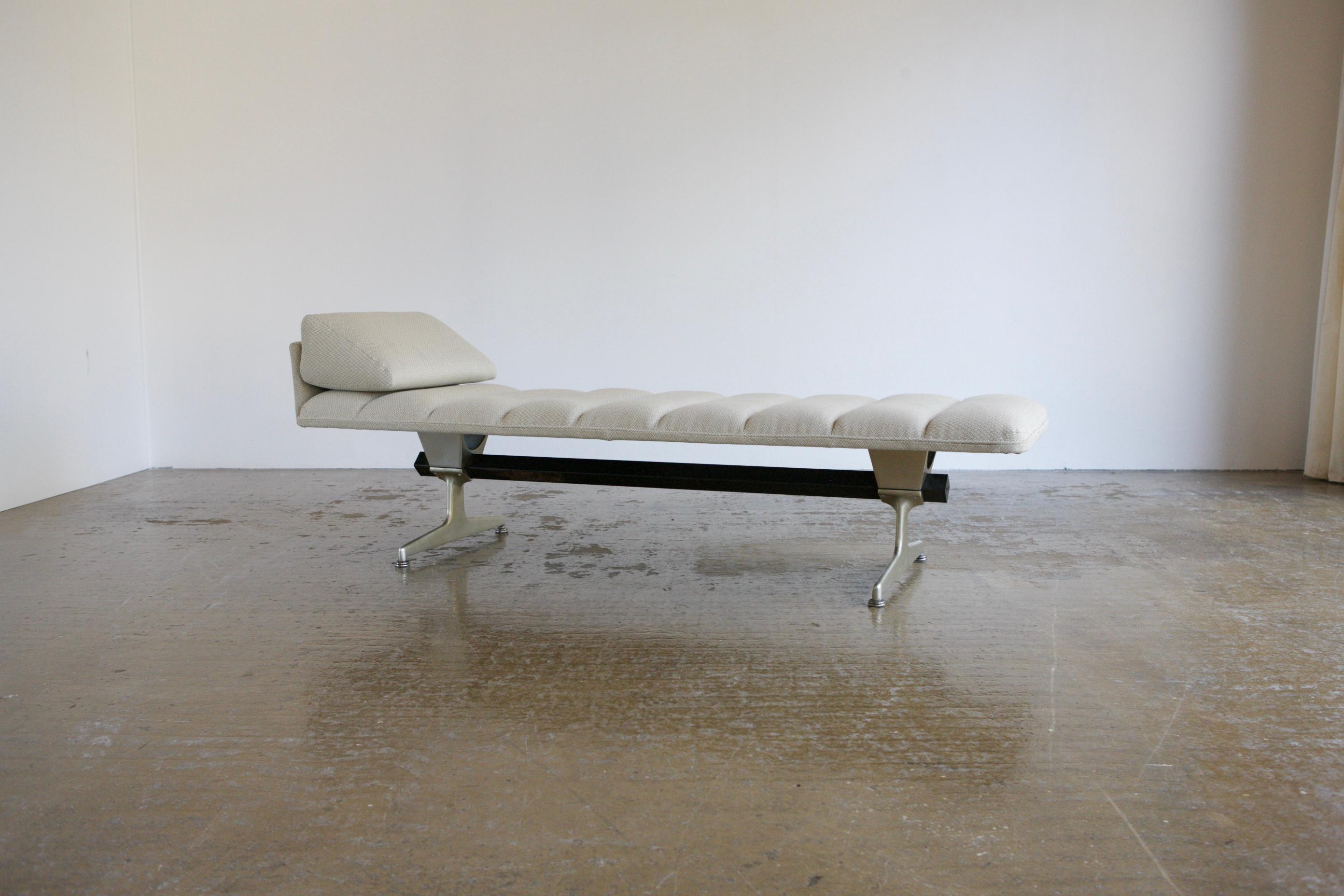 This 1970's bench has a cushioned seat and a custom head rest. The bench was manufactured by Artifort and desiged by Geoffrey D Hartcourt. He started designing for Artifort in 1962 and went on to design many lines for many years. Always keeping the