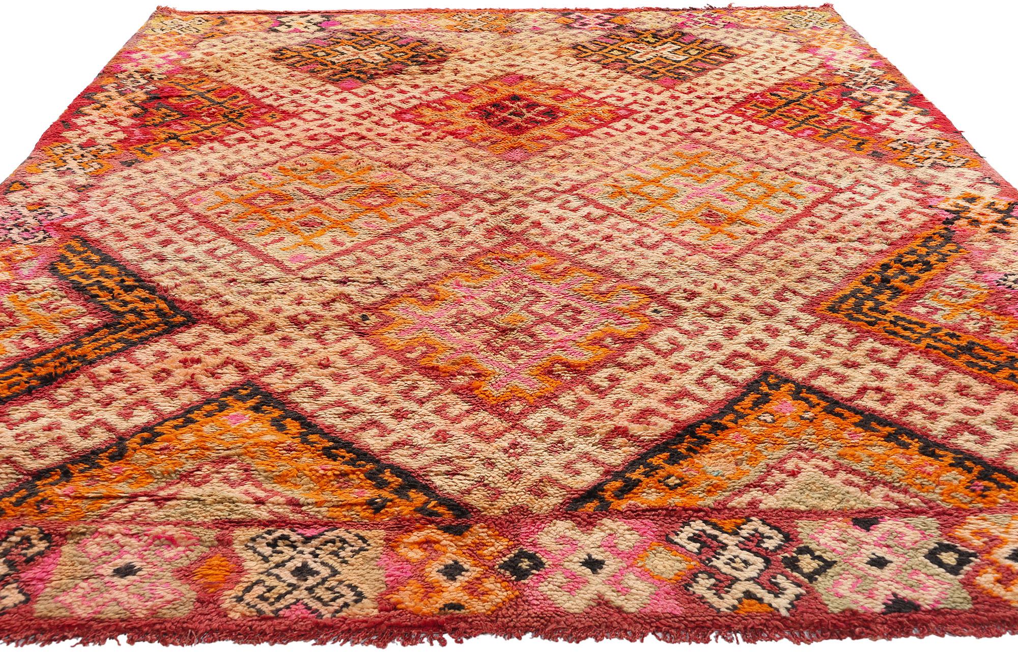 Tapis berbère marocain Beni M'Guild des années 1970 avec style moderne en vente 3