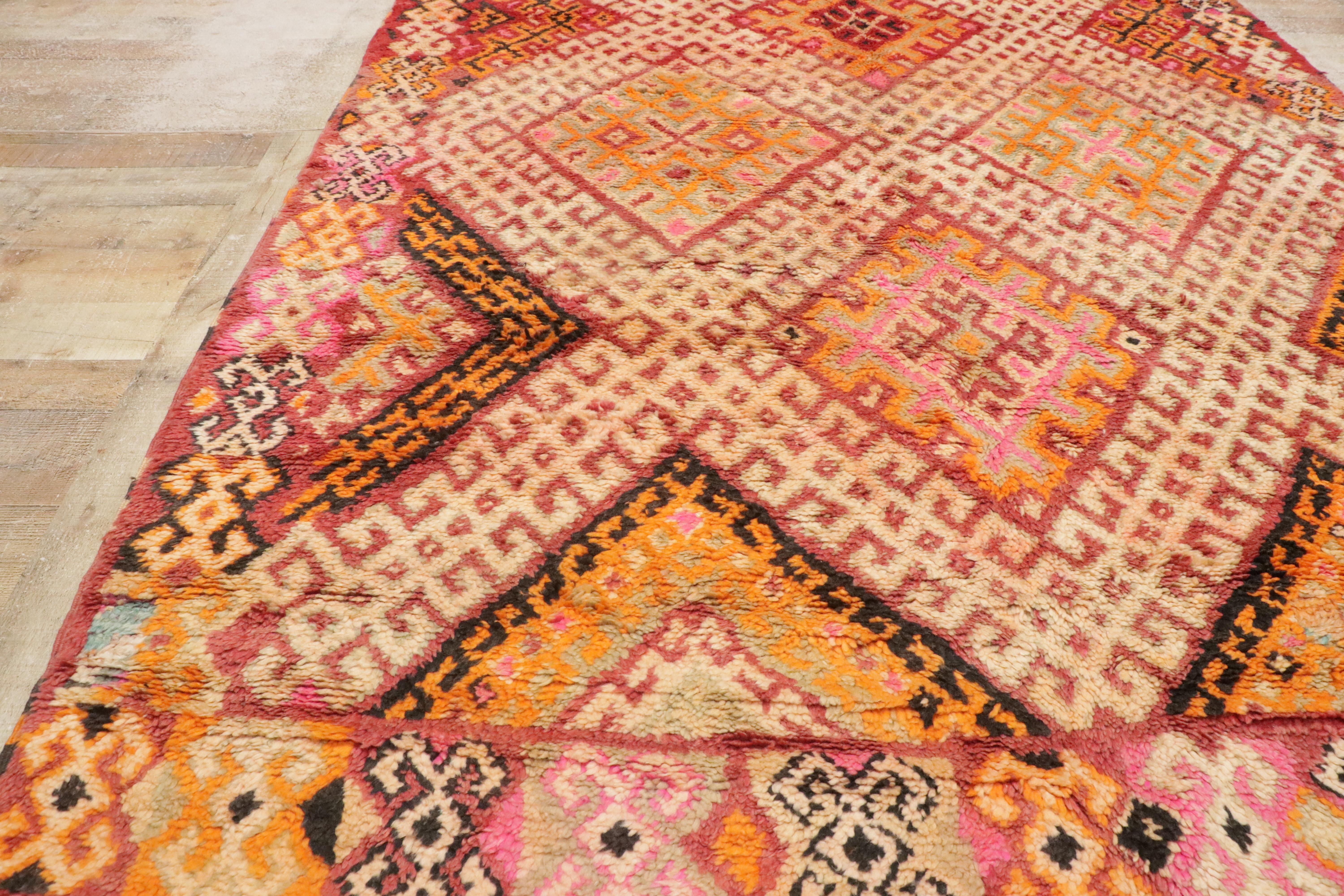 Marocain Tapis berbère marocain Beni M'Guild des années 1970 avec style moderne en vente
