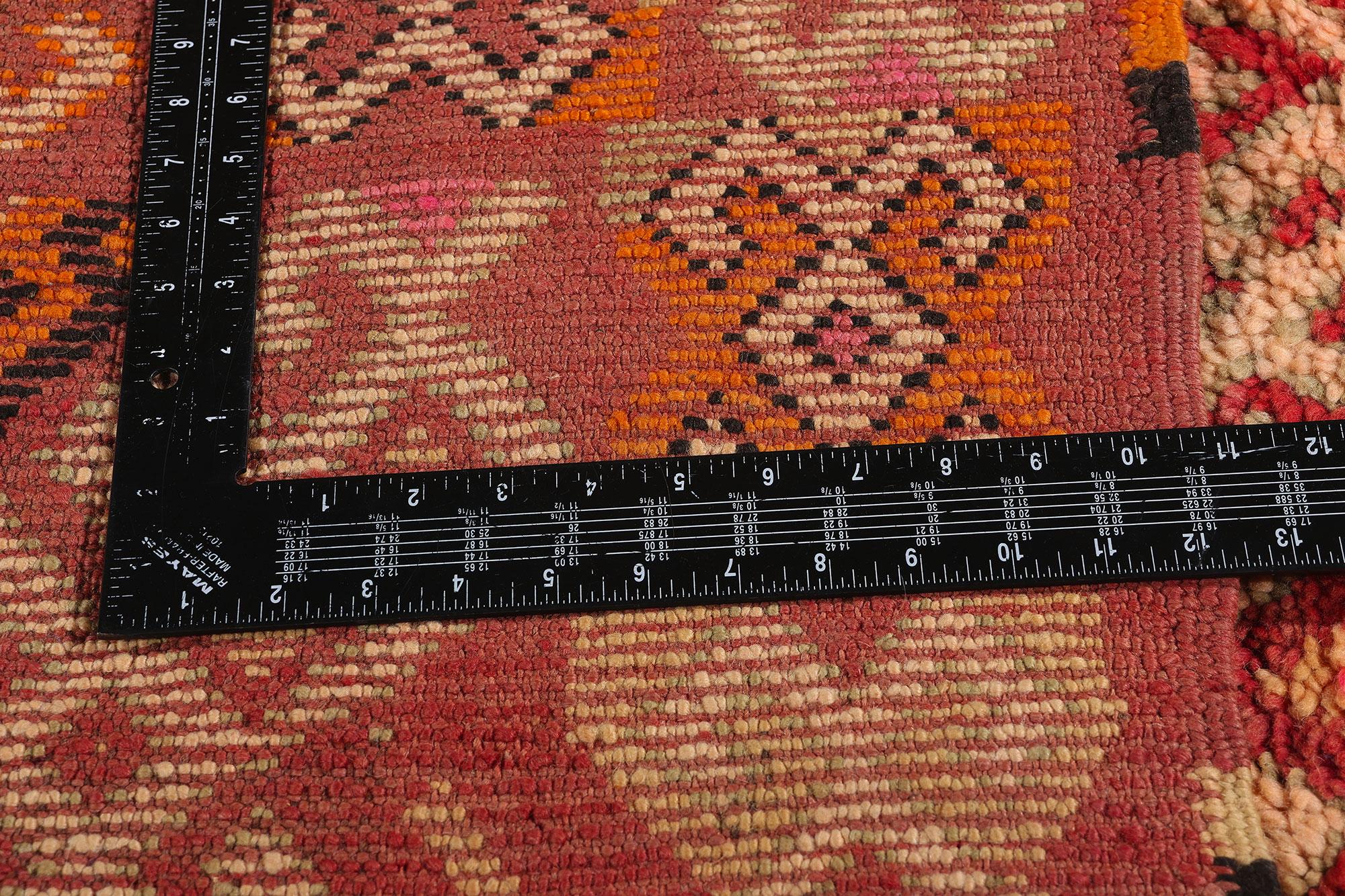Tapis berbère marocain Beni M'Guild des années 1970 avec style moderne en vente 8