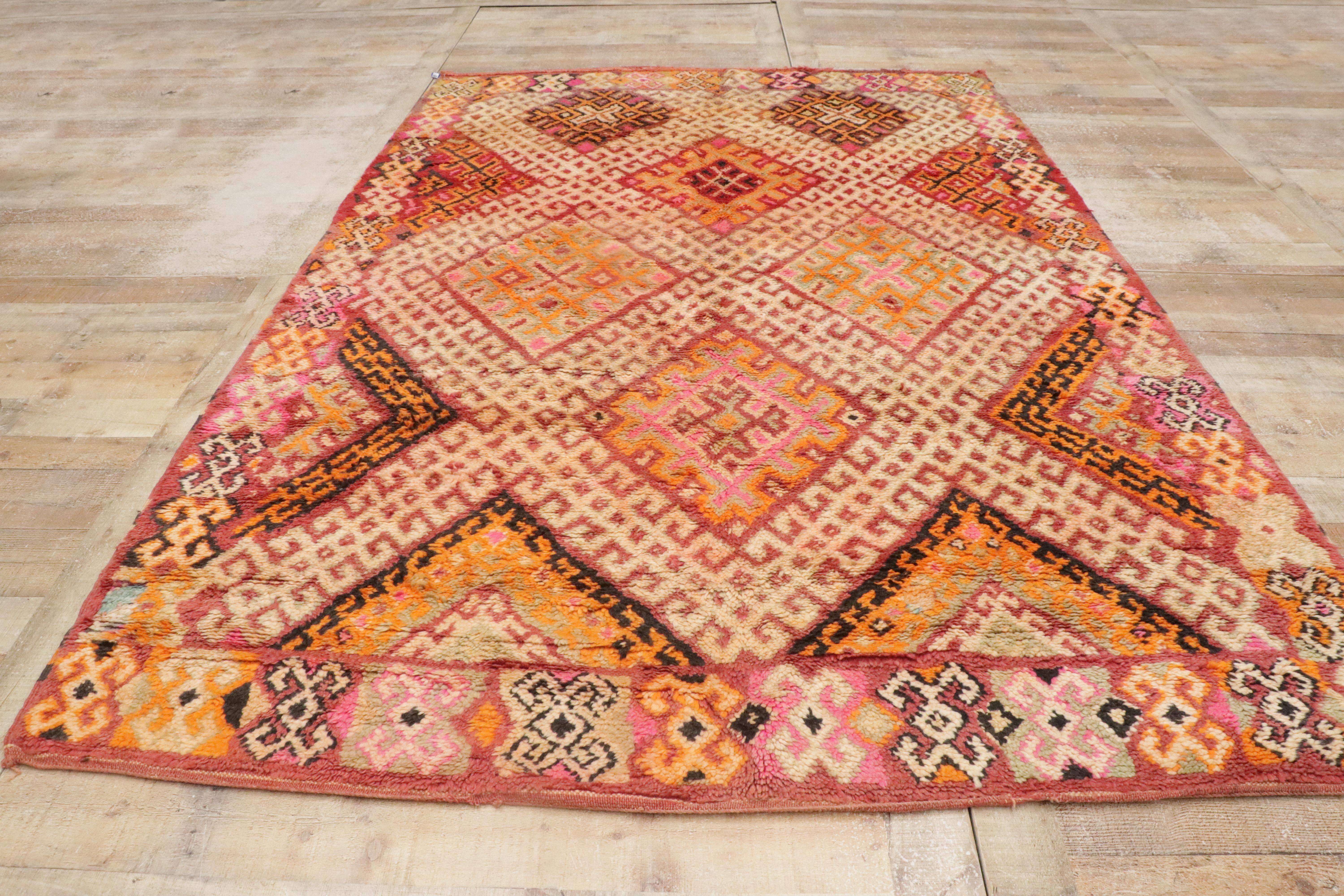 Vintage Beni M'Guild Berber Moroccan Carpet with Modern Style For Sale 11