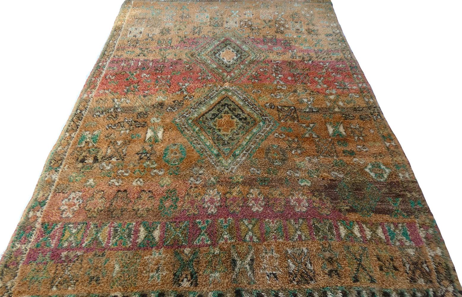1970 Beni Mguild Marocain Tapis Boujad 6'4 X 9'4 en vente 6
