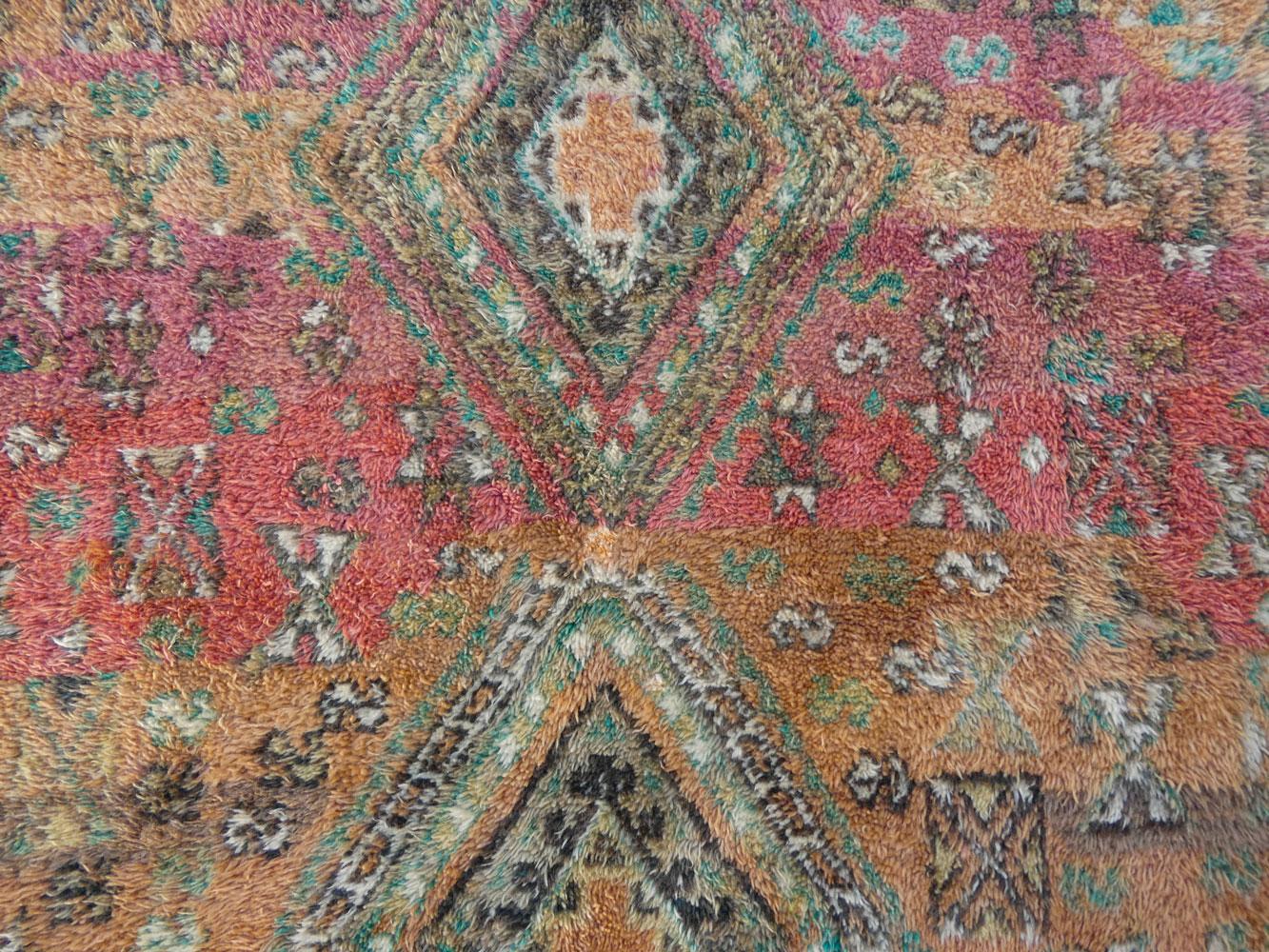 Mid-Century Modern 1970 Beni Mguild Marocain Tapis Boujad 6'4 X 9'4 en vente