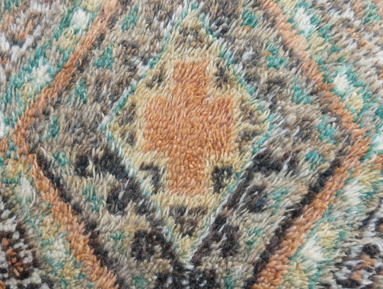 1970 Beni Mguild Marocain Tapis Boujad 6'4 X 9'4 en vente 1