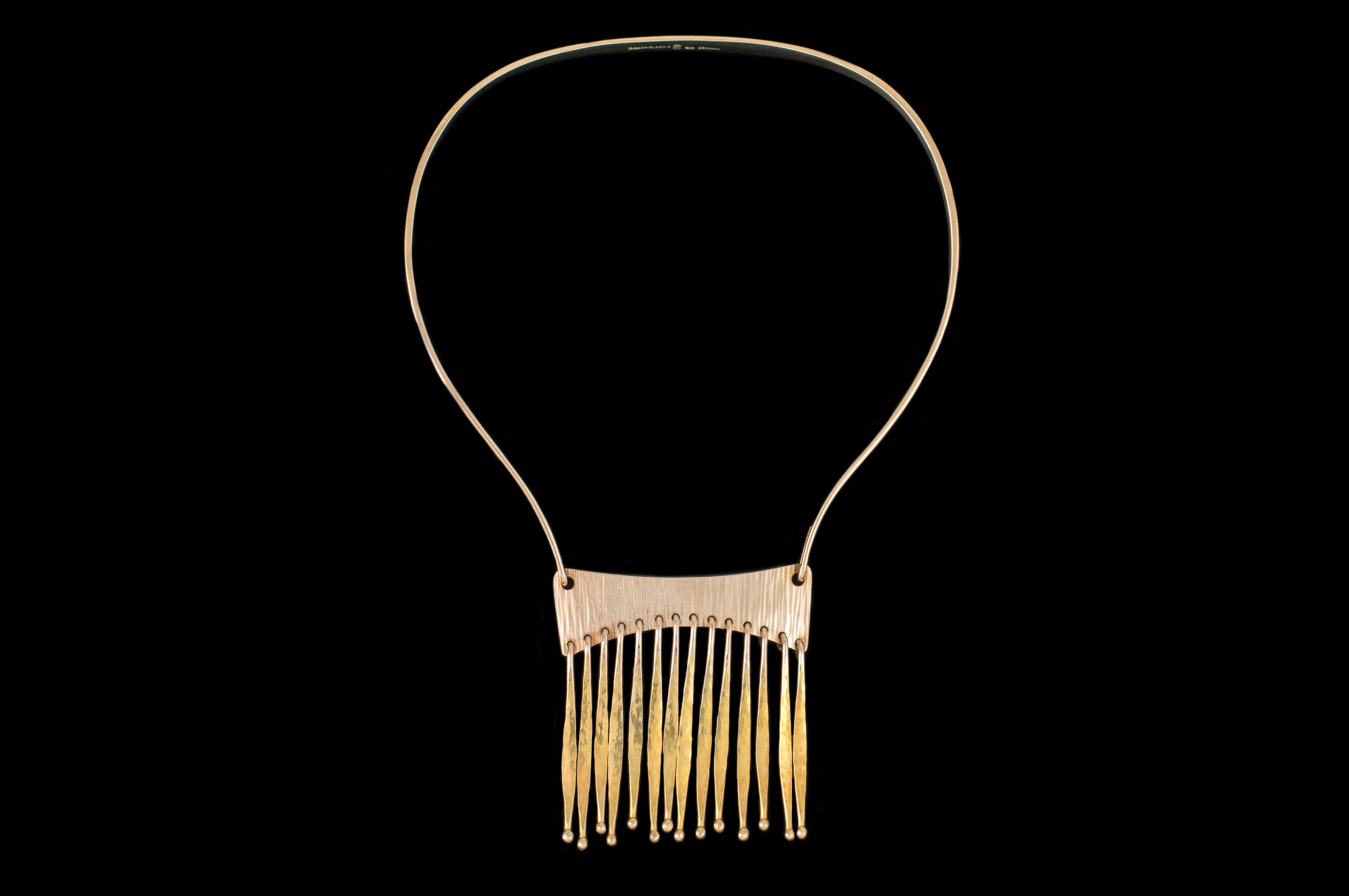 Modernist Bent Gabrielsen Danish Modern Yellow Gold Articulated Fringe Necklace circa 1970 For Sale