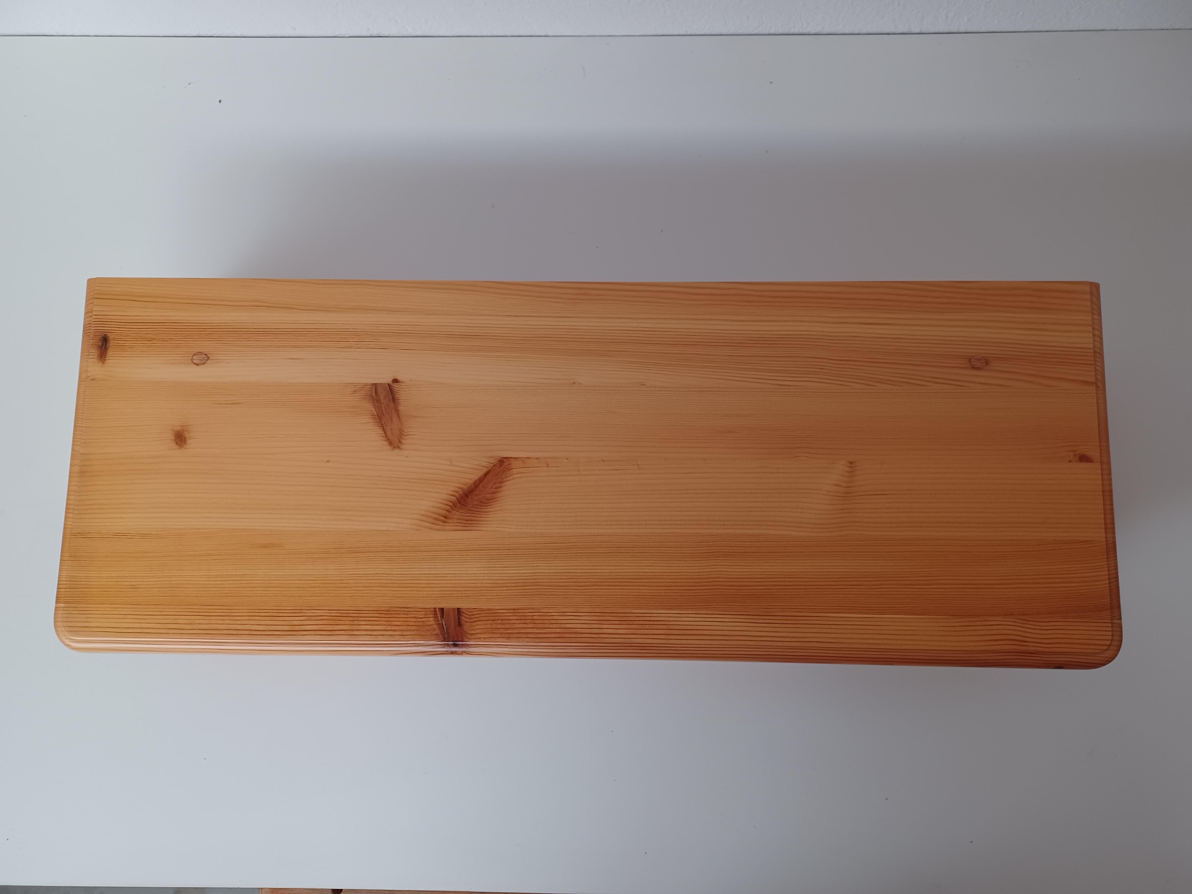 1970s Bent Silberg Mesillas de noche flotantes de pino nunca usadas - Mesas de entrada en venta 2