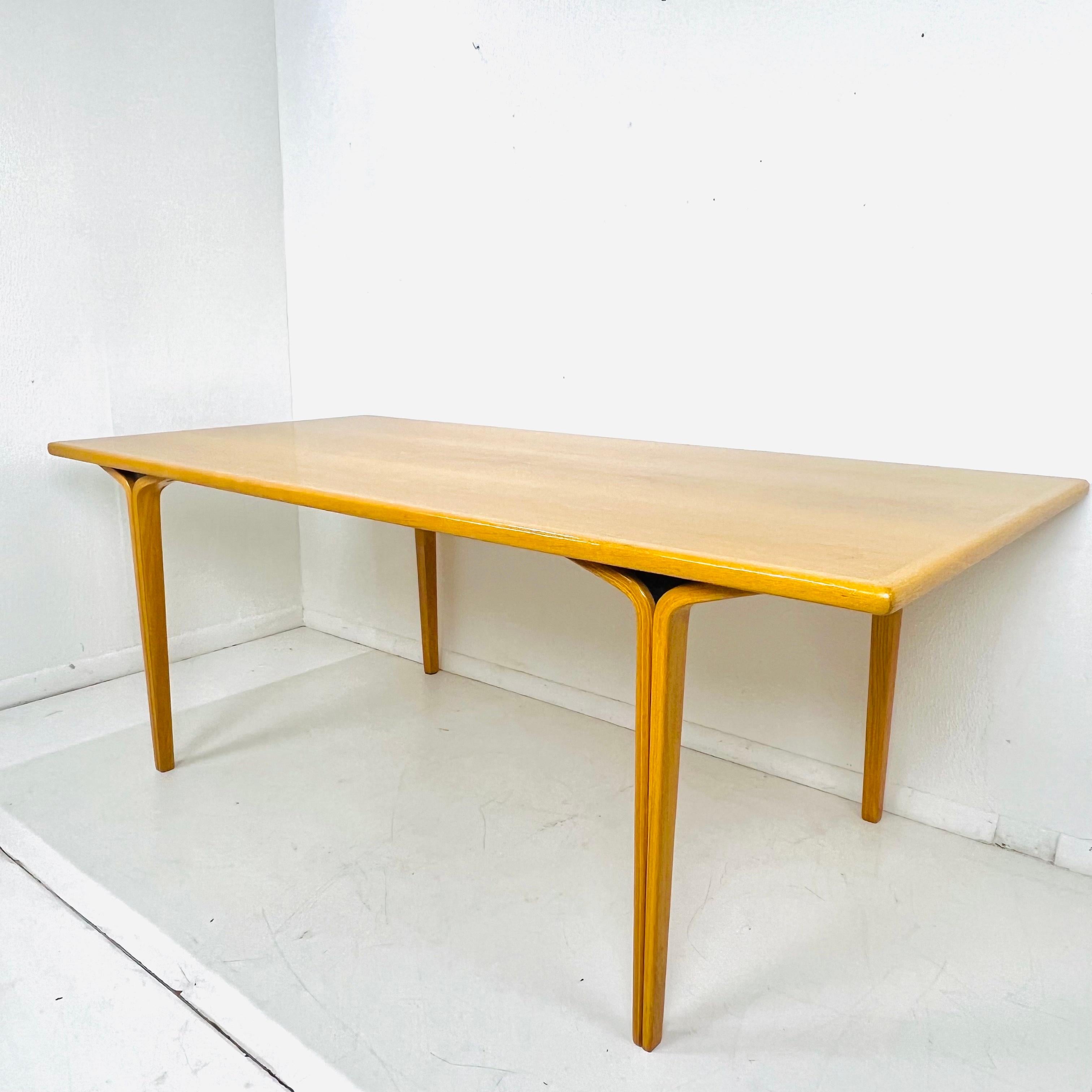 1970er Bugholz-Esstisch von Bill Stephens für Knoll im Zustand „Gut“ im Angebot in Dallas, TX
