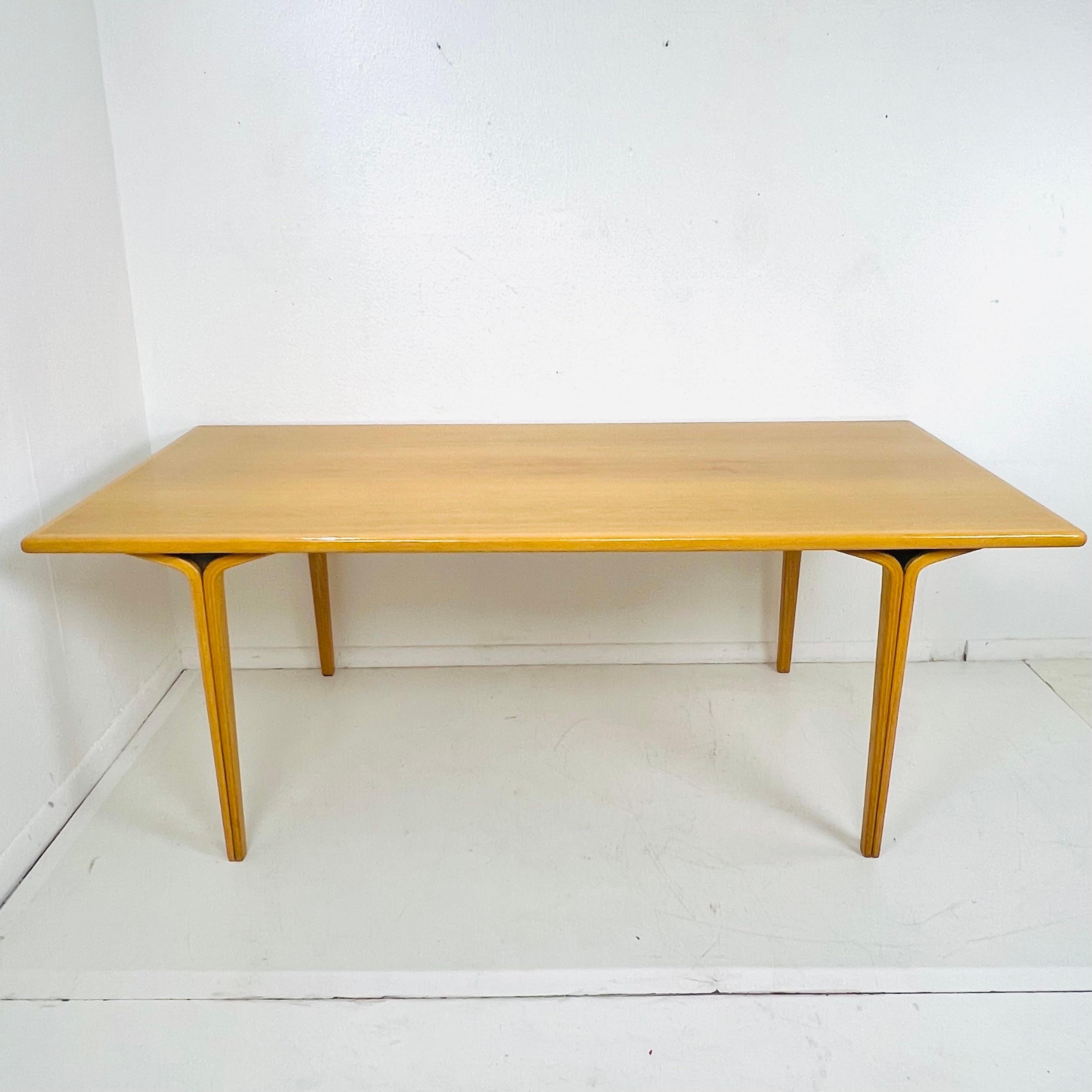 1970er Bugholz-Esstisch von Bill Stephens für Knoll im Angebot 1