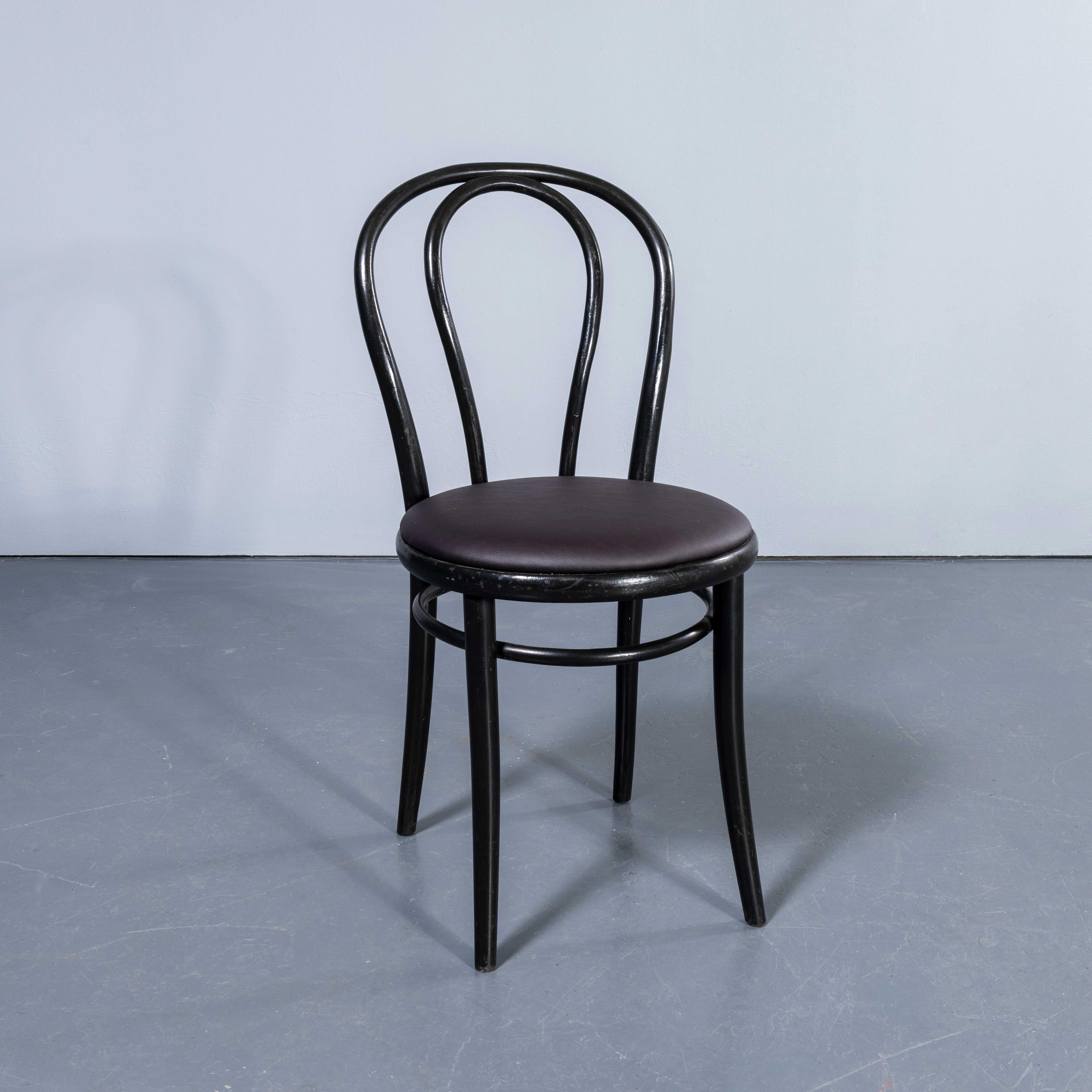 Sedie da pranzo imbottite in legno Bentwood Hoopback degli anni '70 - Grande quantità disponibile in vendita 2