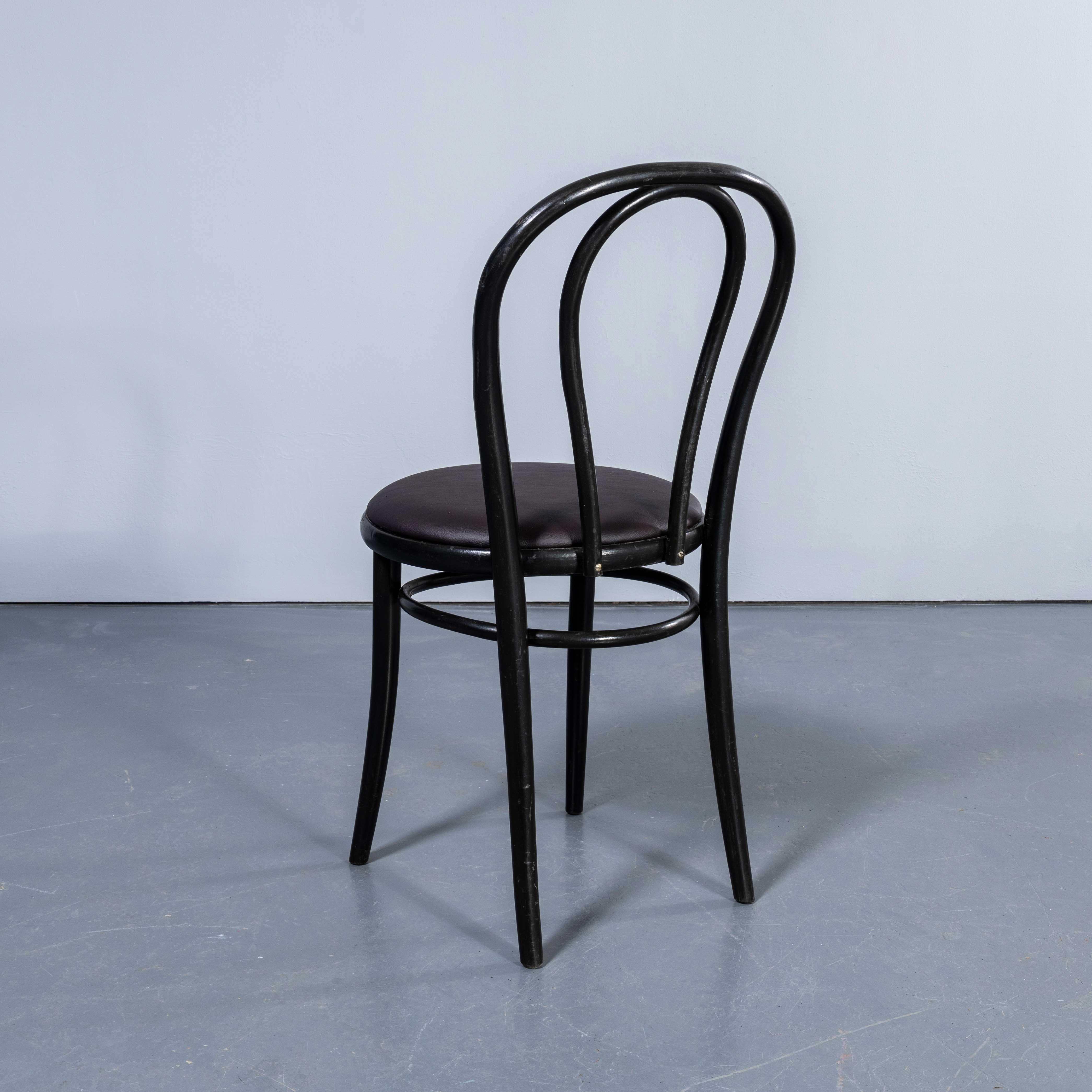 Sedie da pranzo imbottite in legno Bentwood Hoopback degli anni '70 - Grande quantità disponibile in vendita 3