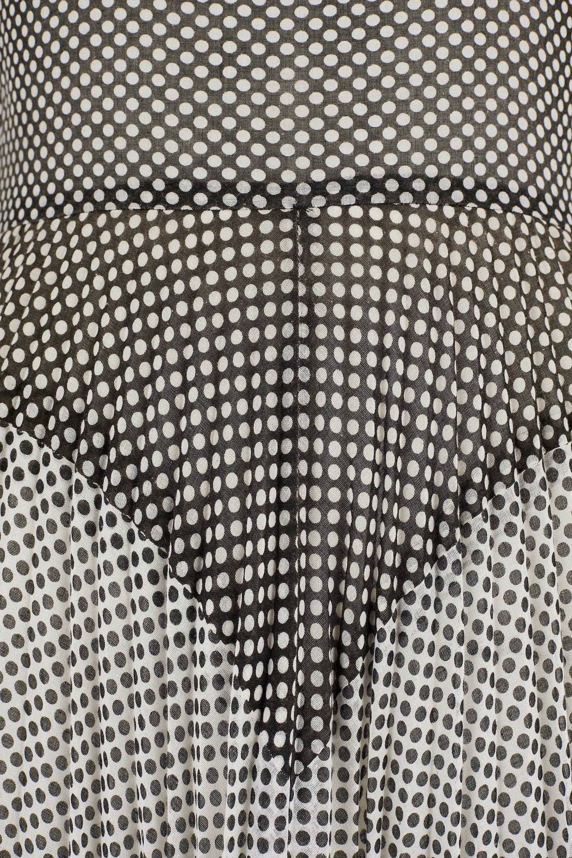 1970 Berkertex - Robe en coton imprimé à pois monochrome Excellent état - En vente à London, GB