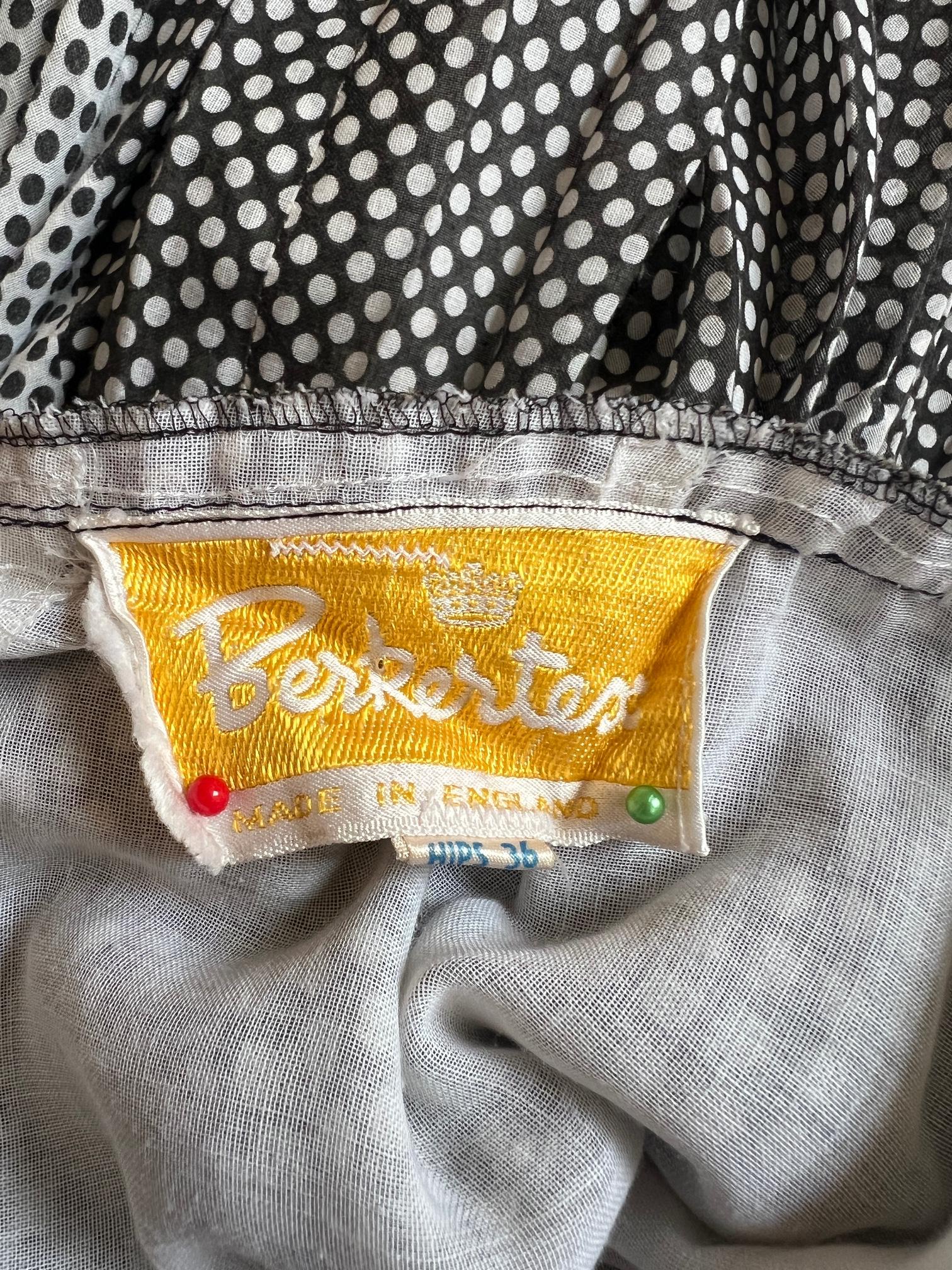 1970 Berkertex - Robe en coton imprimé à pois monochrome Pour femmes en vente