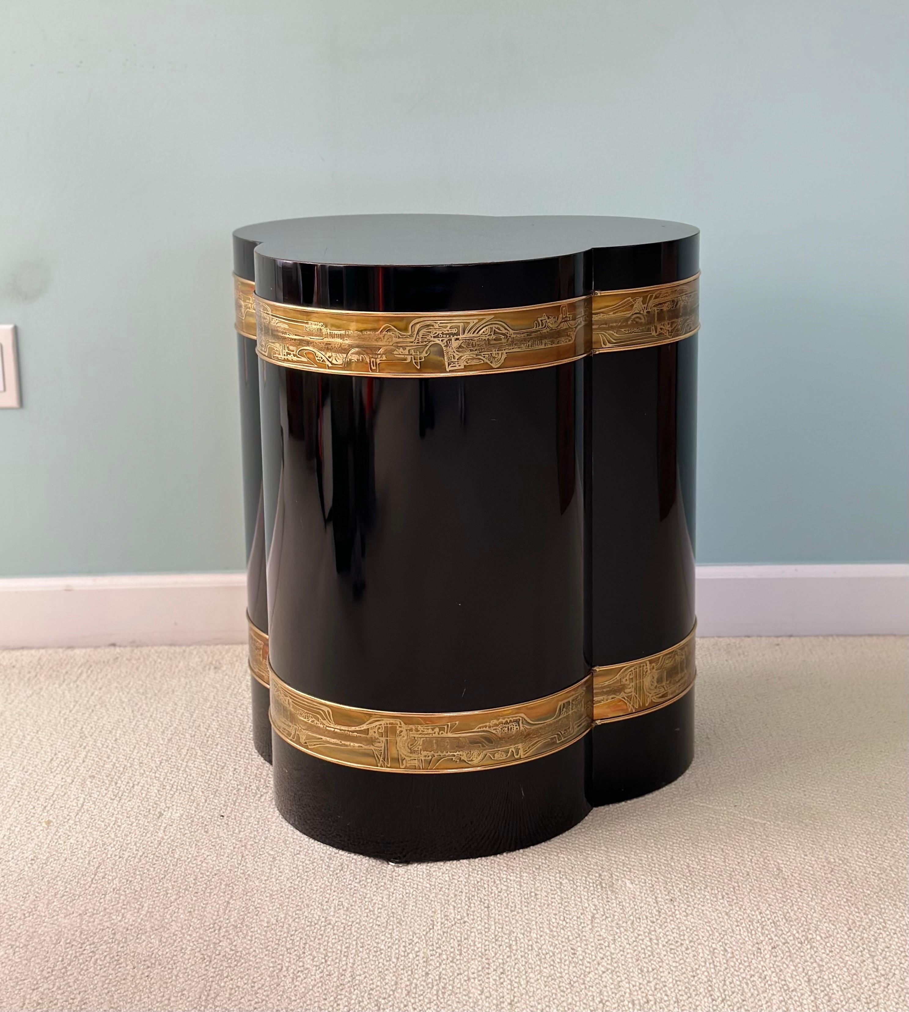 Art Deco 1970s Bernard Rohne for Mastercraft Trefoil Black Lacquer and Brass Side Table 
