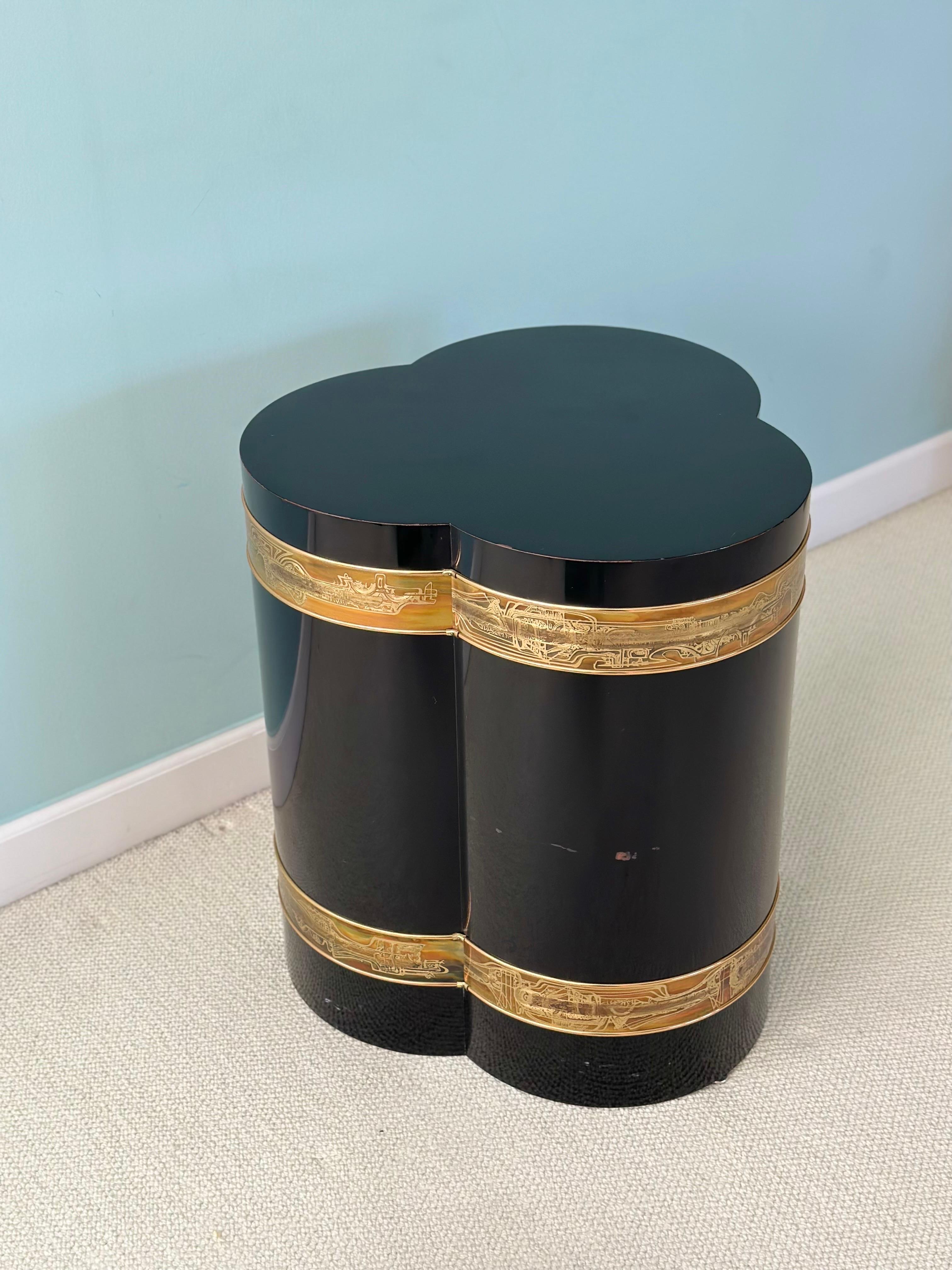 1970s Bernard Rohne for Mastercraft Trefoil Black Lacquer and Brass Side Table  In Good Condition In Farmington Hills, MI