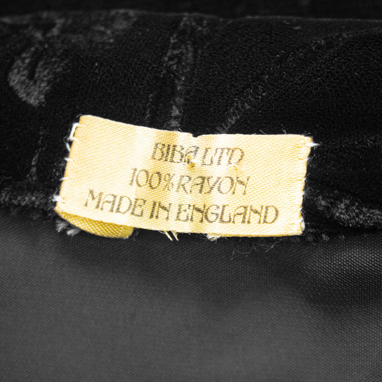 1970s Biba Black Floral Devoree Velvet Jacket and Skirt Ensemble For Sale 4