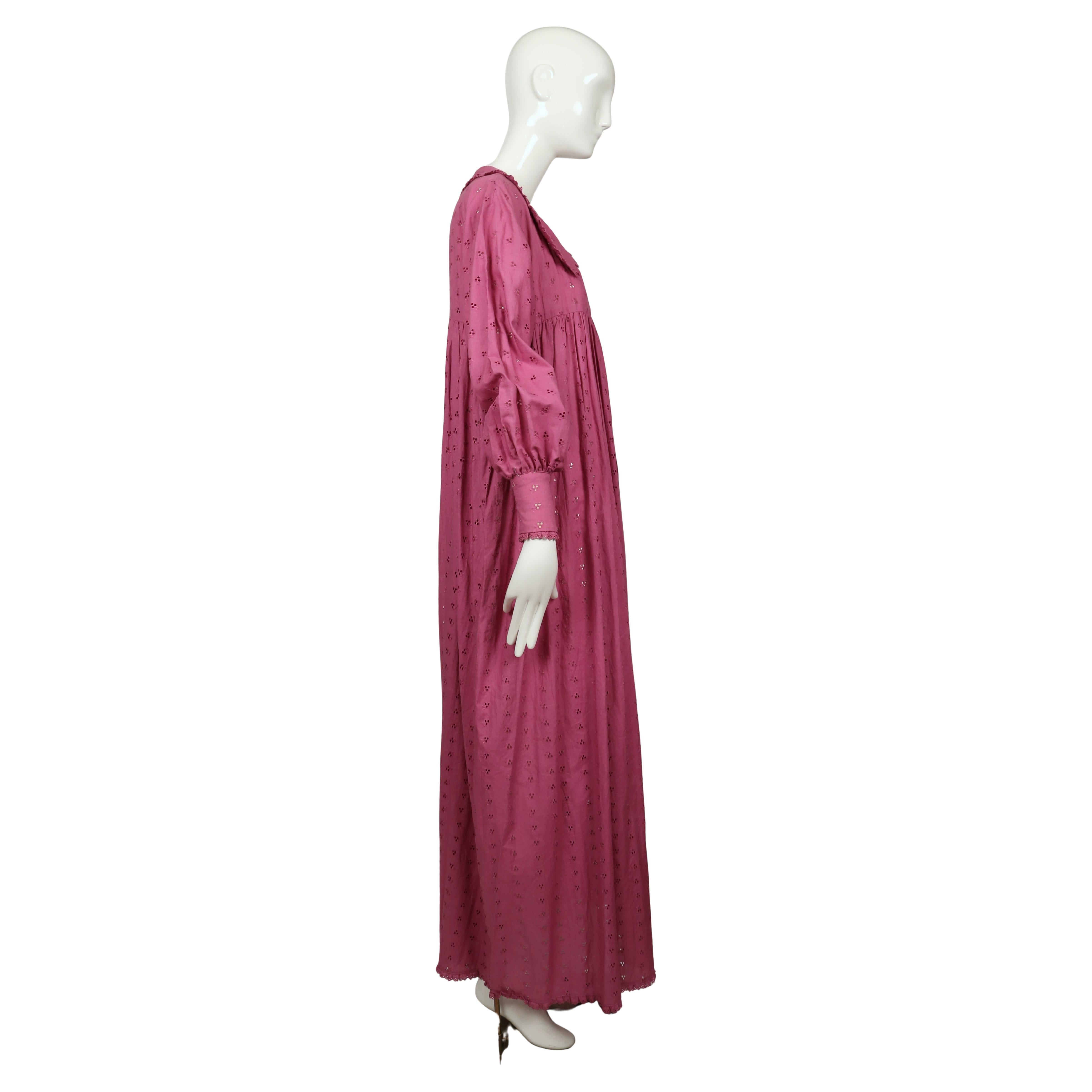 Robe en broderie anglaise fleurie magenta de BIBA, années 1970 Unisexe en vente