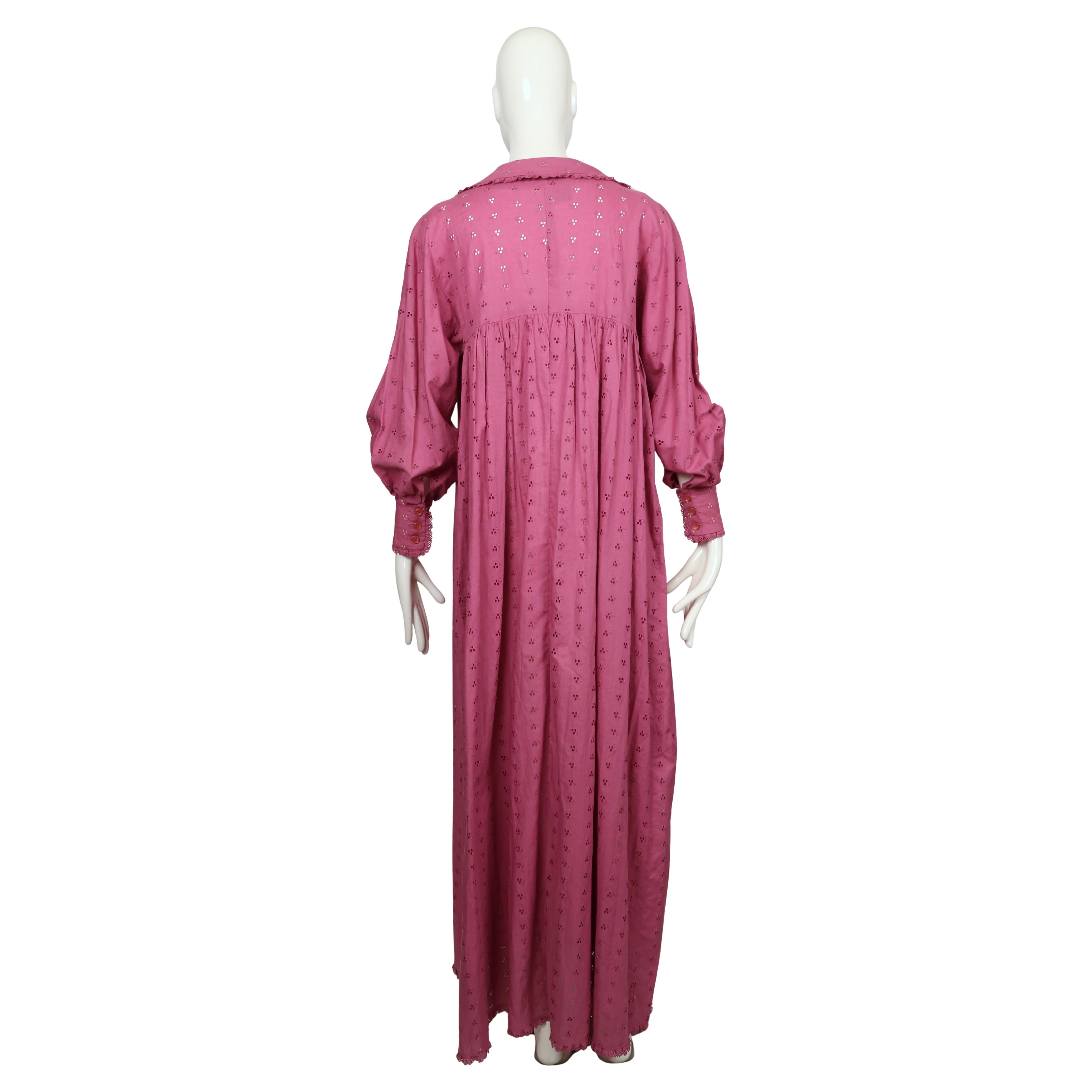 Robe en broderie anglaise fleurie magenta de BIBA, années 1970 en vente 4