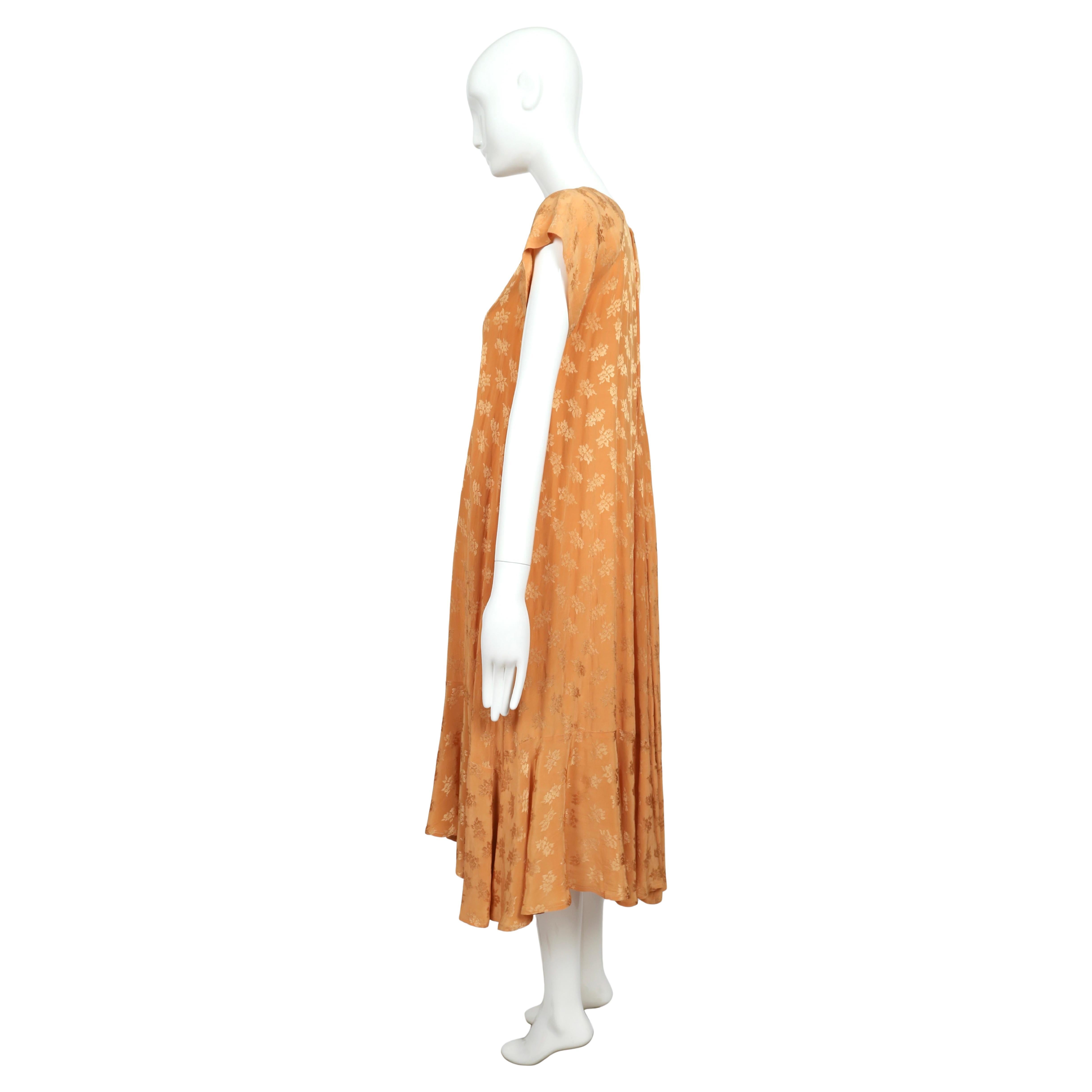 Robe en jacquard floral BIBA pêche des années 1970 en vente 2