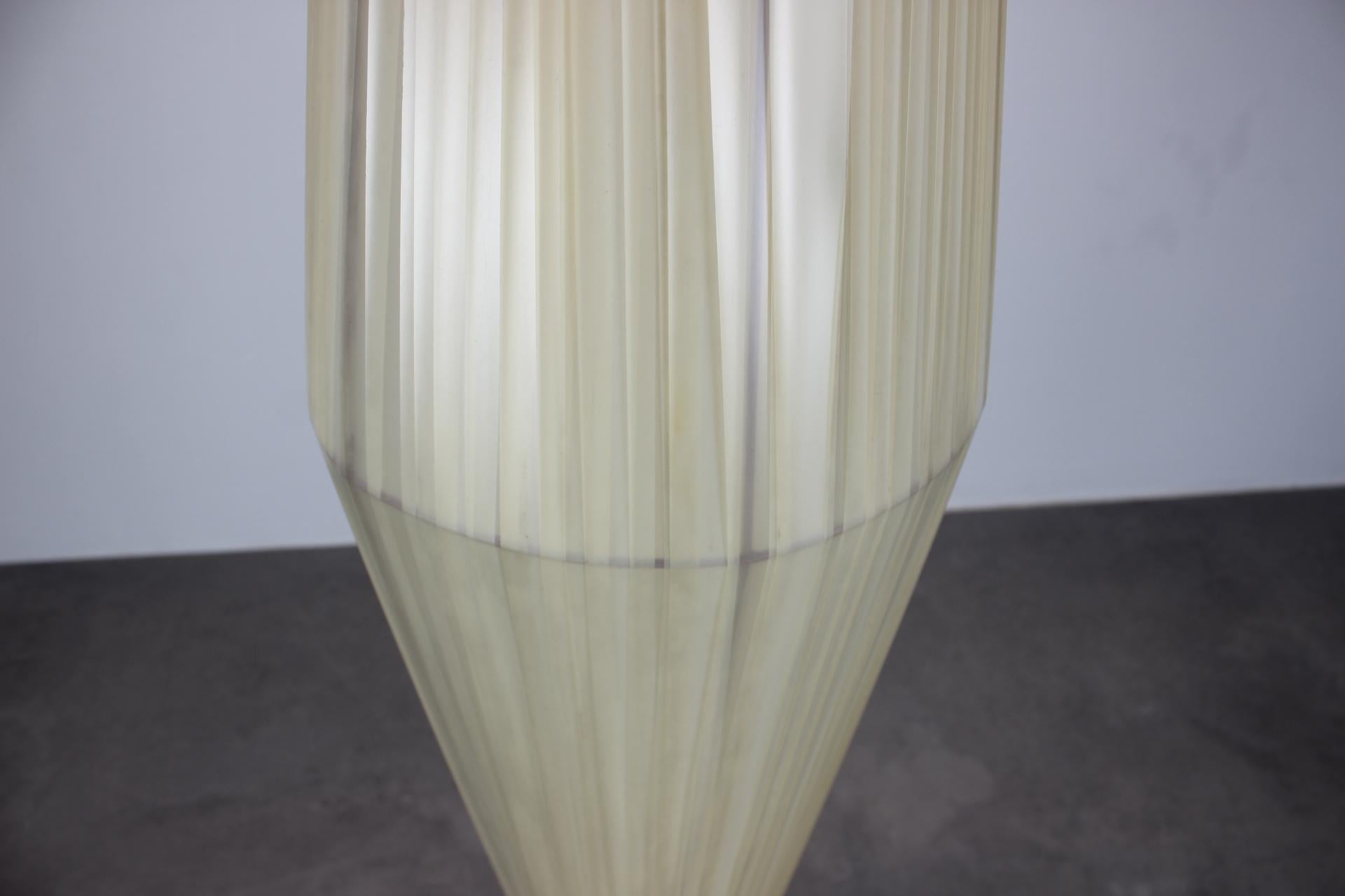 Lámpara grande de pie 