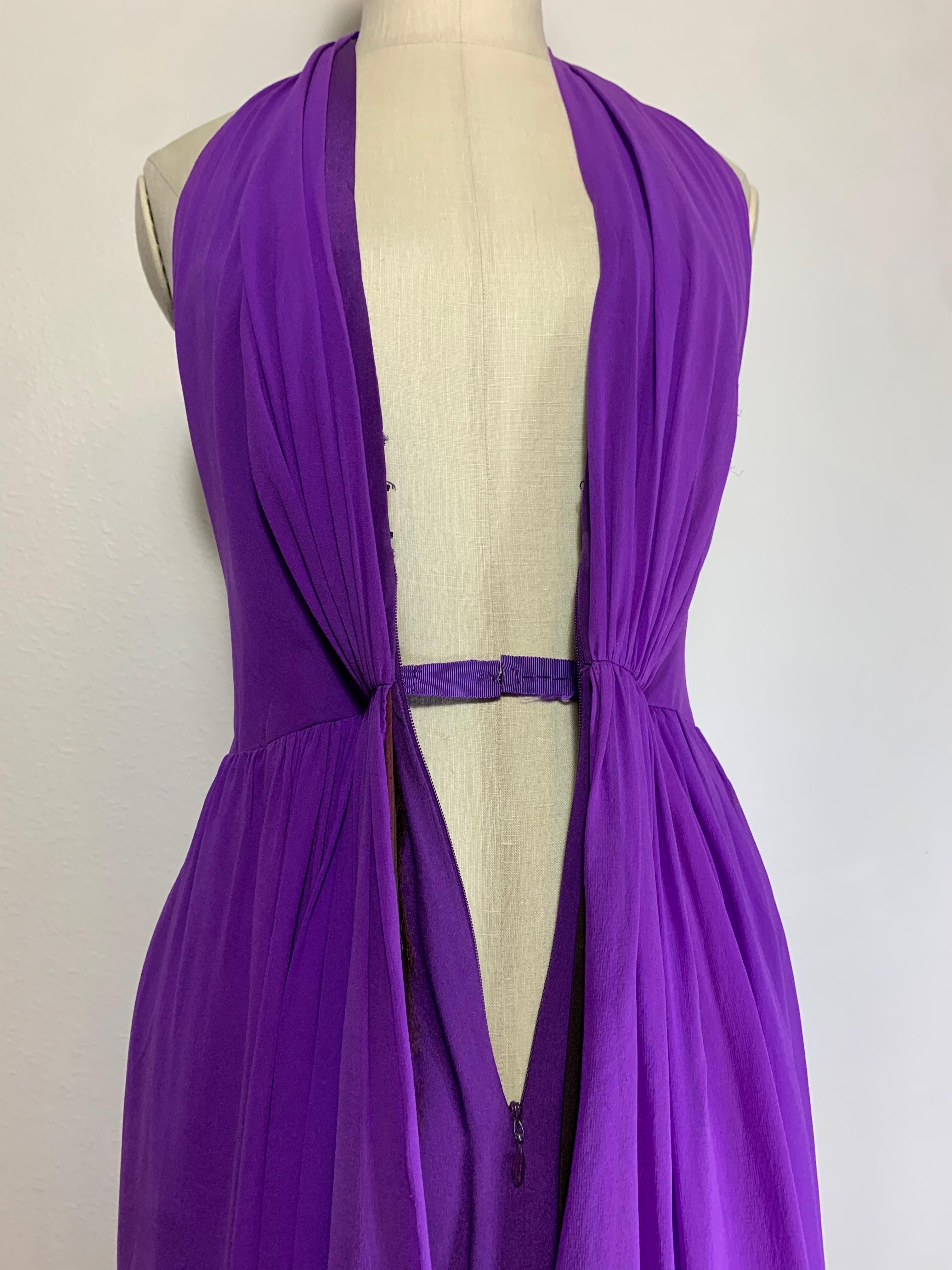 1970s Bill Blass Color-Blocked Purple Silk Chiffon Goddess Gown w Tiered Hem For Sale 15