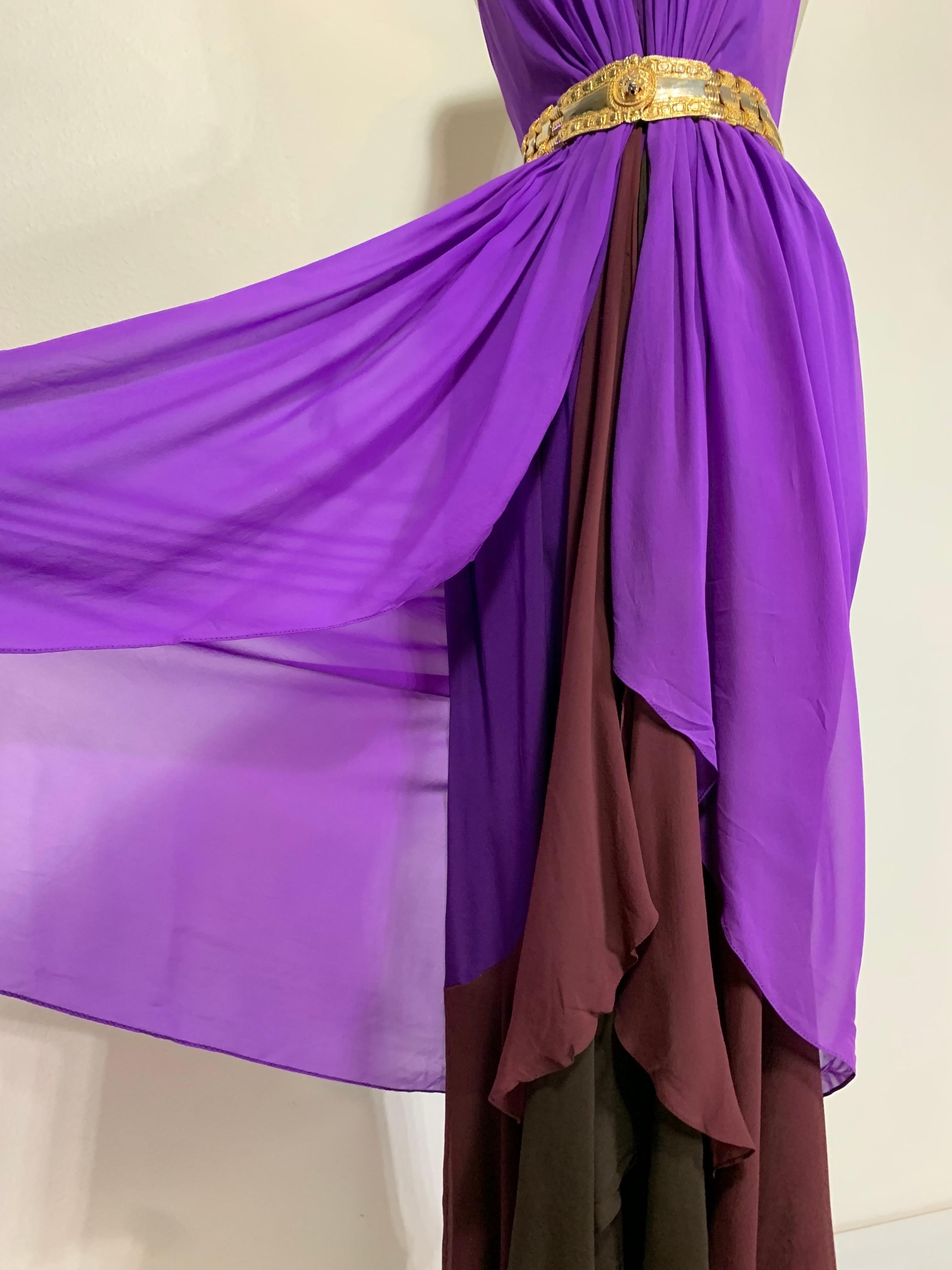 1970s Bill Blass Color-Blocked Purple Silk Chiffon Goddess Gown w Tiered Hem (Robe de déesse en mousseline de soie violette avec ourlet à lanières) en vente 3
