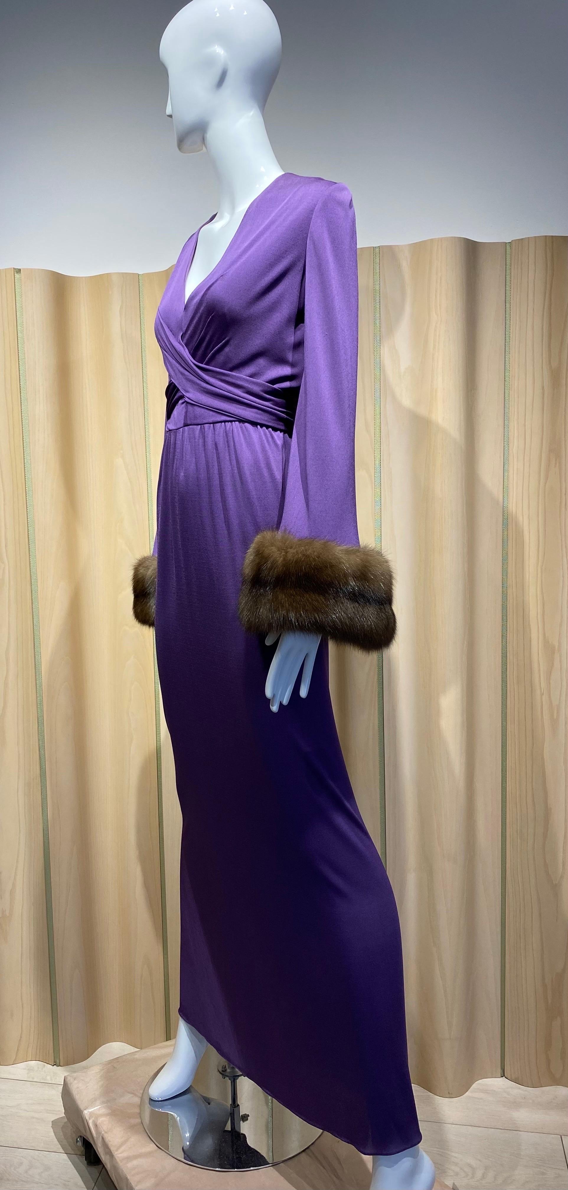 1970s BILL BLASS Purple V Neck Jersey Gown with Mink Cuff Pour femmes en vente