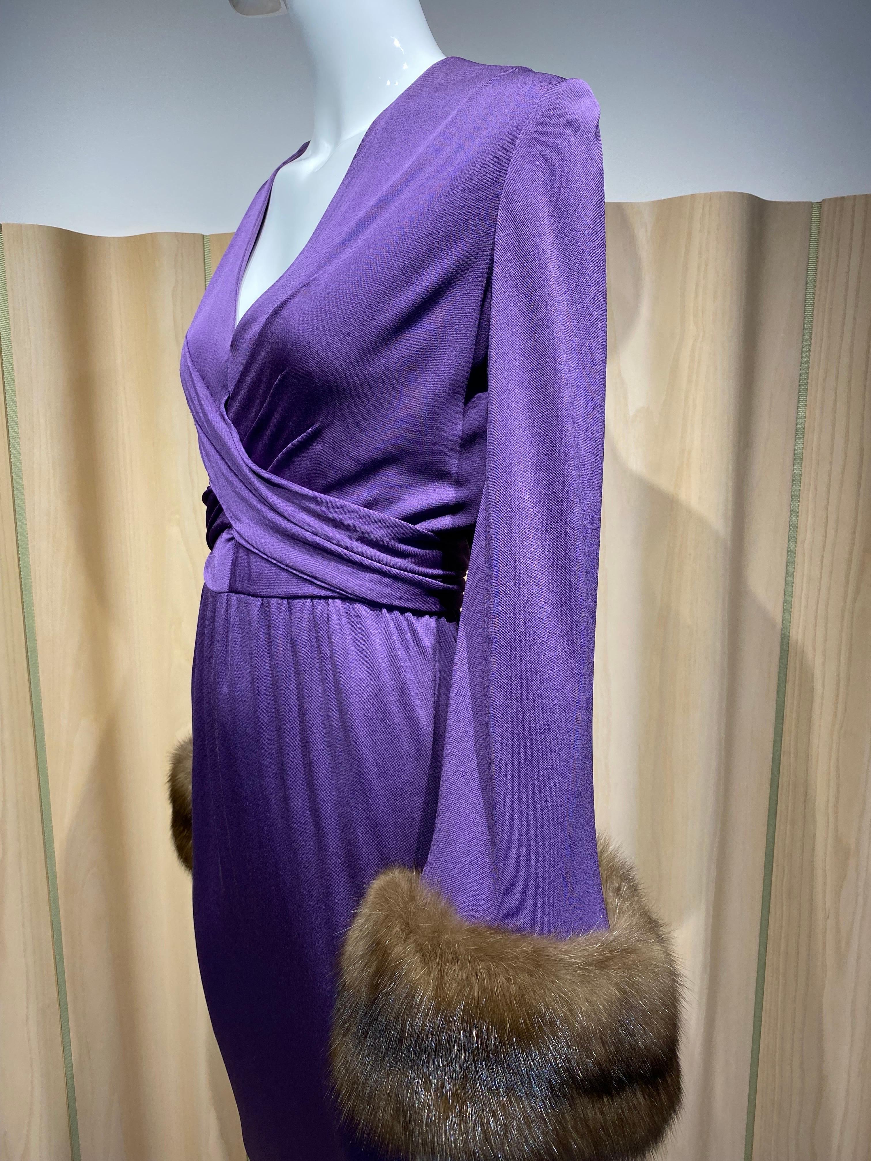 1970s BILL BLASS Purple V Neck Jersey Gown with Mink Cuff For Sale 3