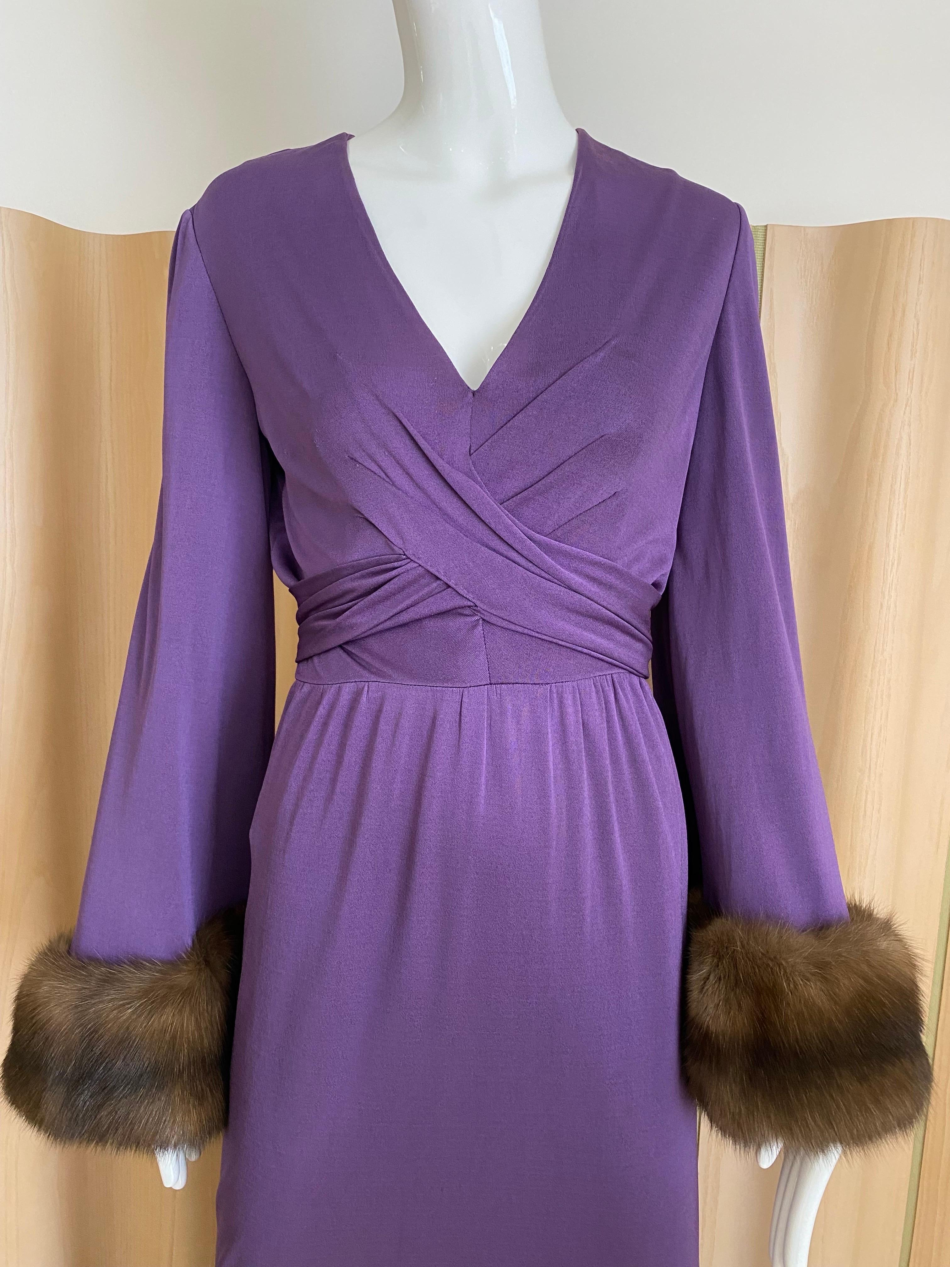 1970s BILL BLASS Purple V Neck Jersey Gown with Mink Cuff For Sale 4
