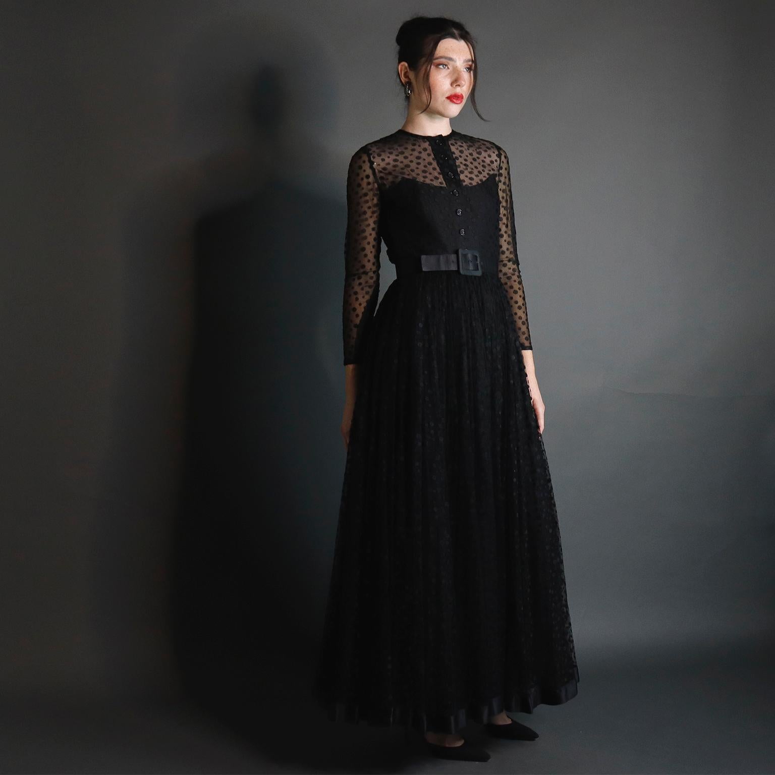 Bill Blass Vintage-Abendkleid aus schwarzem Seidentaft und gepunktetem Tüll in Schwarz, 1970er Jahre im Zustand „Gut“ im Angebot in Portland, OR