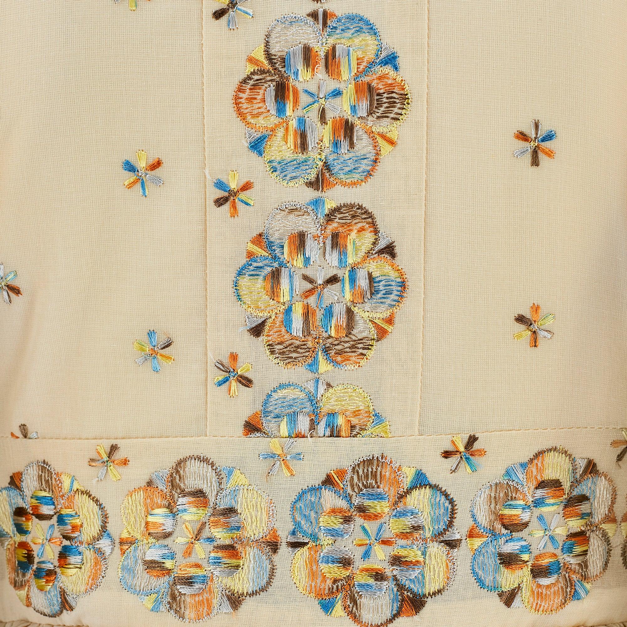 Maxivestido floral bordado y crema Bill Gibb, años 70 en Excelente estado para la venta en London, GB