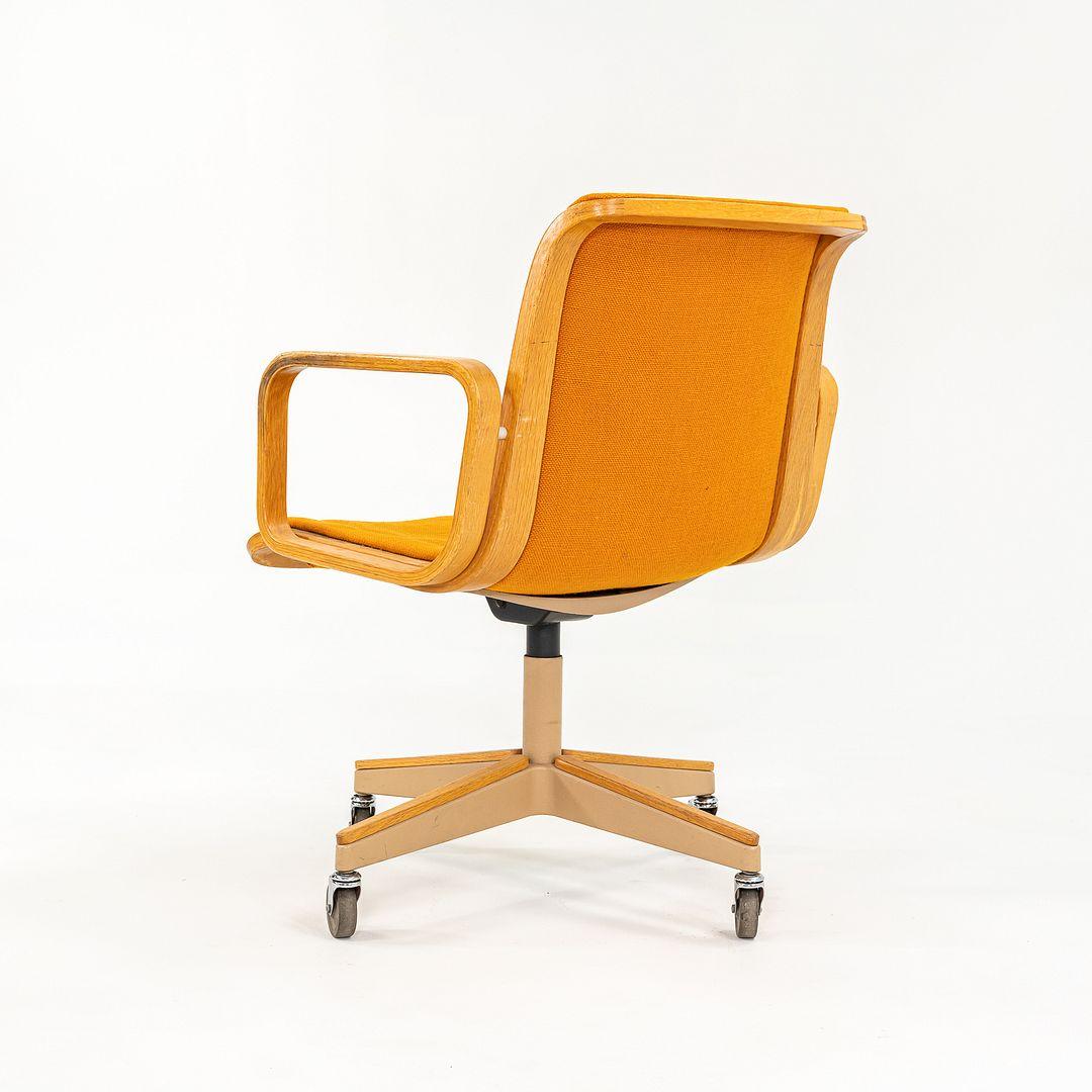 Poltrona da ufficio Bill Stephens per Knoll degli anni '70 in Oak e tessuto arancione in vendita 5