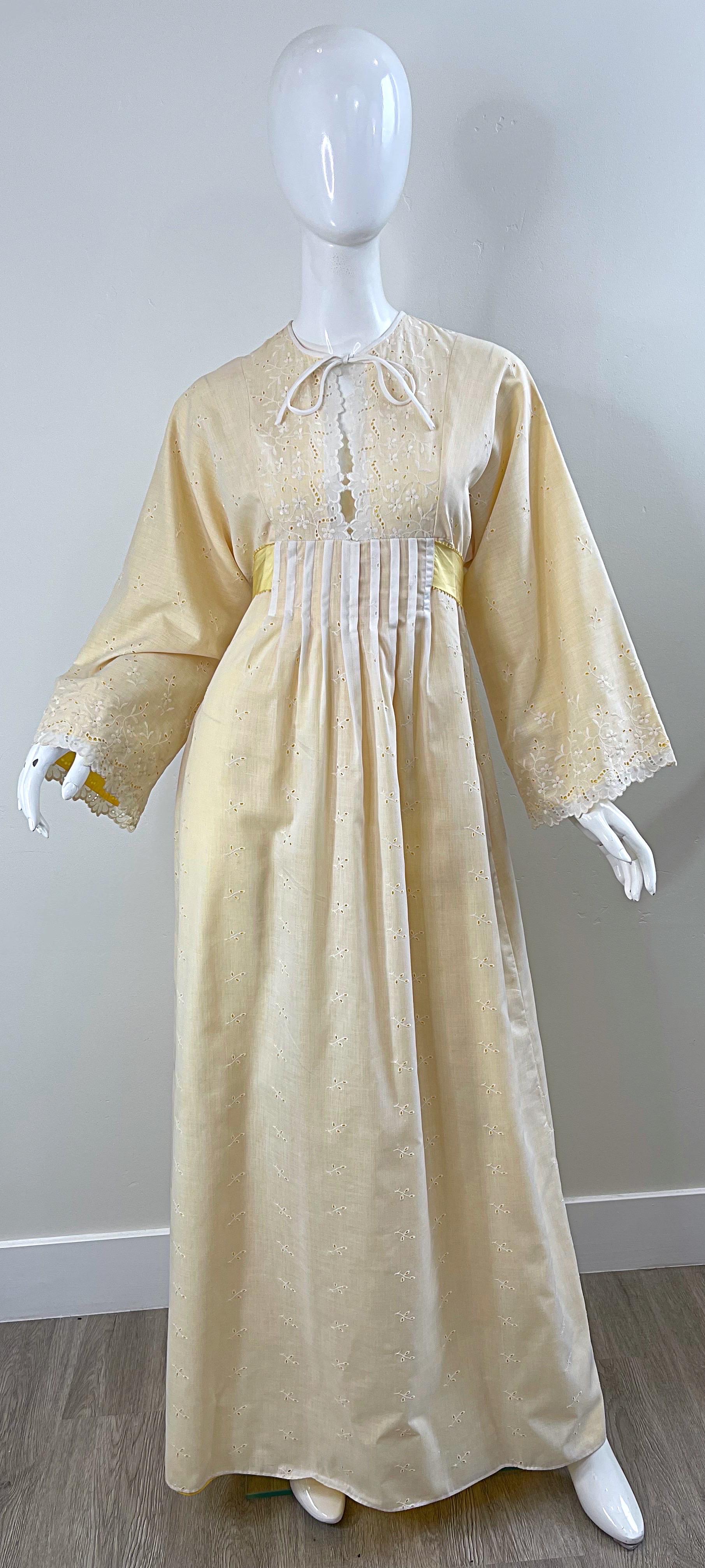 Beige 1970s Bill Tice Pale Yellow + White Cotton Eyelet Vintage 70s Maxi Dress en vente