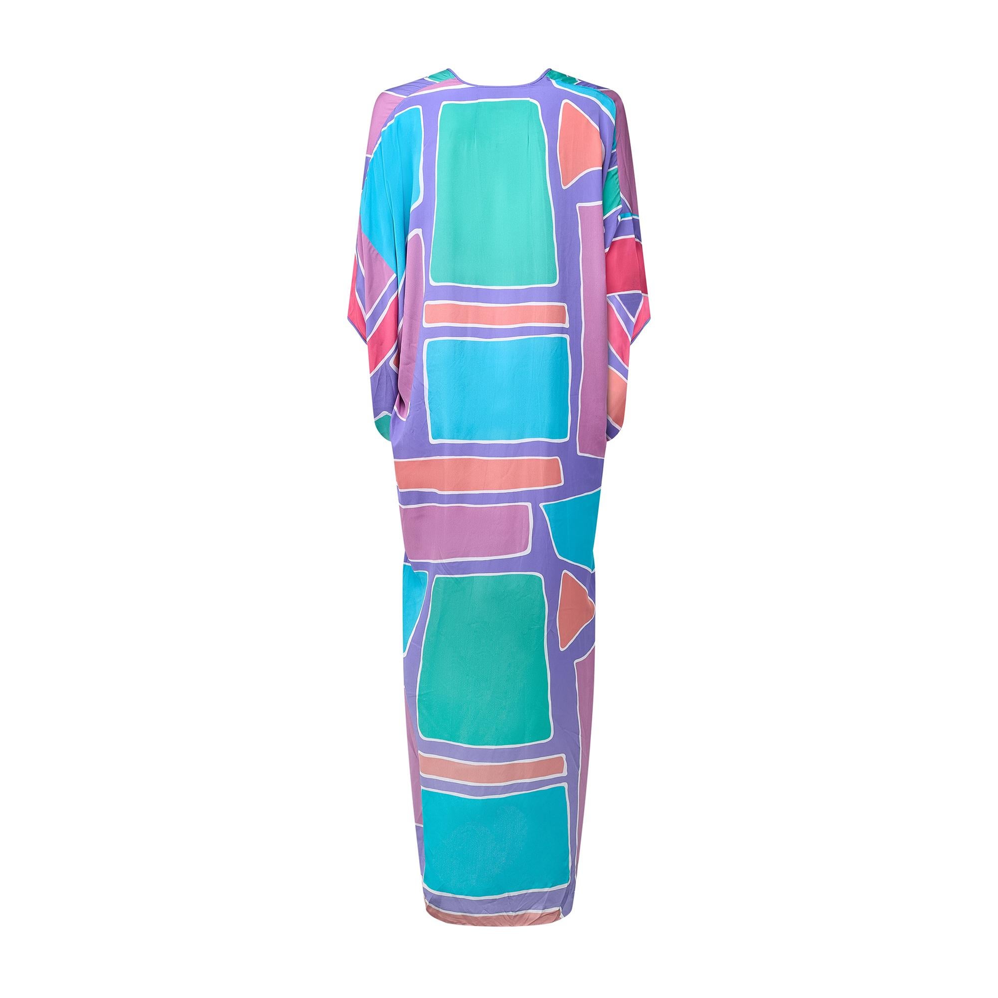 1970er Bill Tice Pastellfarbenes Kaftankleid mit abstraktem Muster (Violett) im Angebot