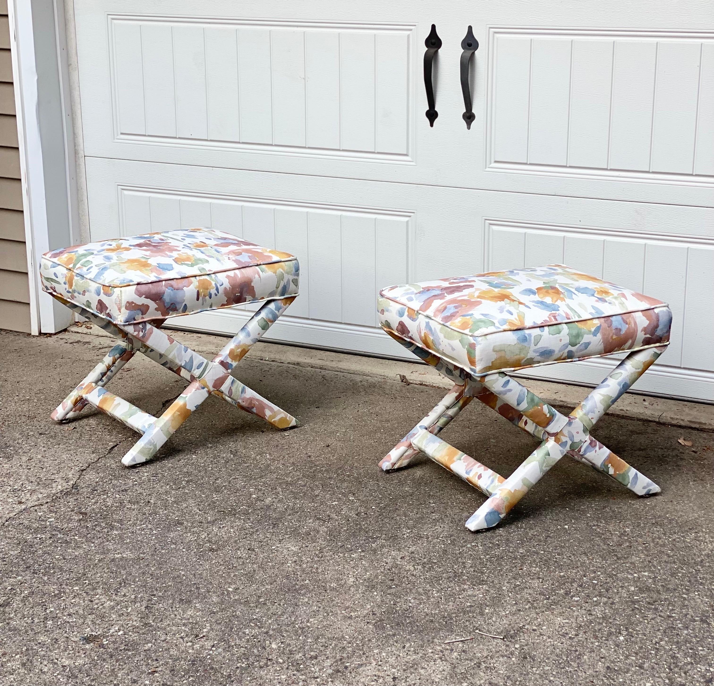 1970s Billy Baldwin Style Reupholstered X-Benches Ottomans– a Pair In Good Condition For Sale In Farmington Hills, MI